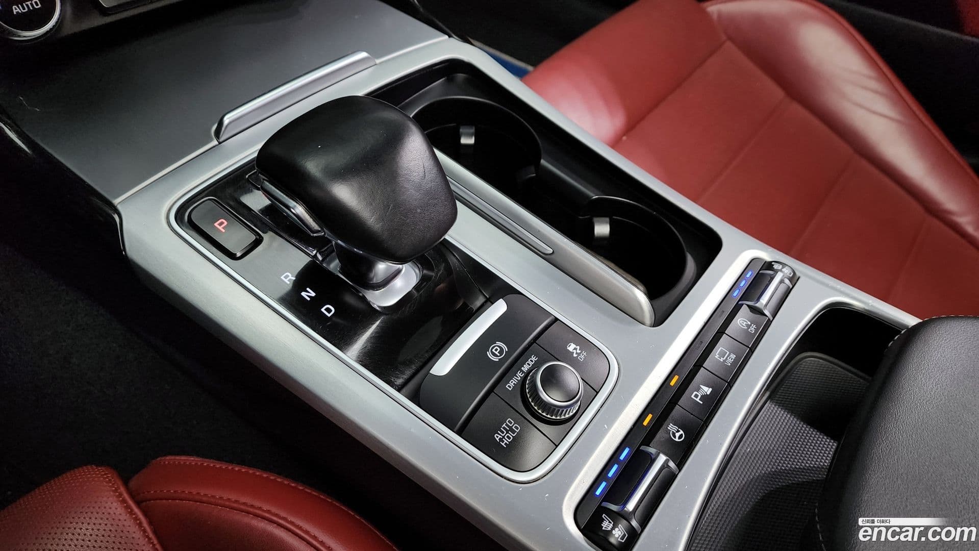 Main__Slider__Photo:Stinger Kia 2019.1-8