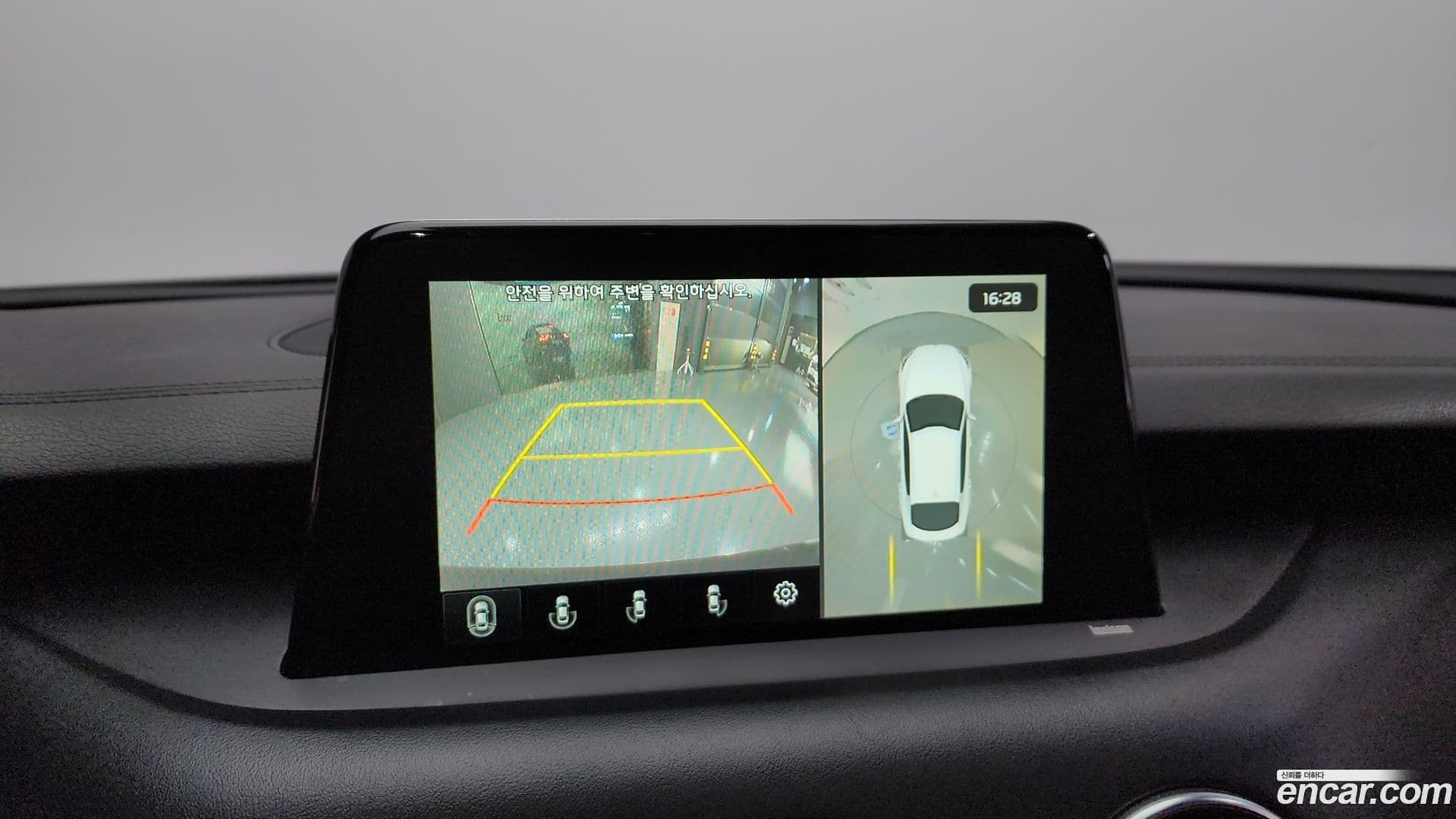 Main__Slider__Photo:Stinger Kia 2019.1-14