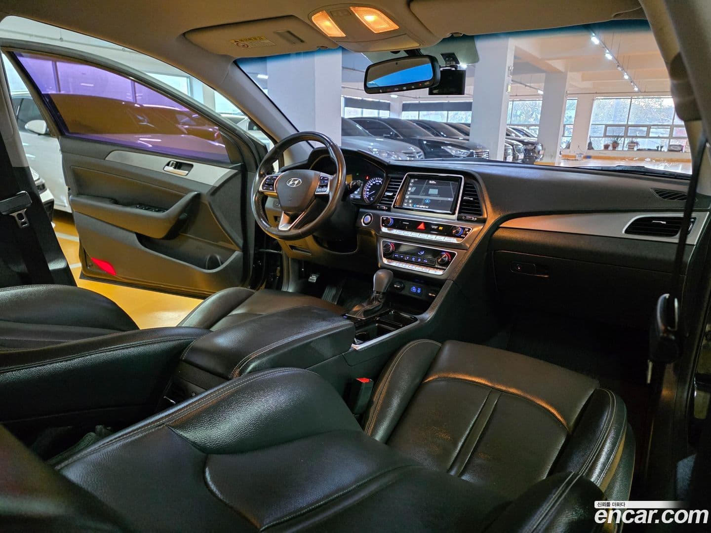 Main__Slider__Photo:Sonata Hyundai 2018.3-9