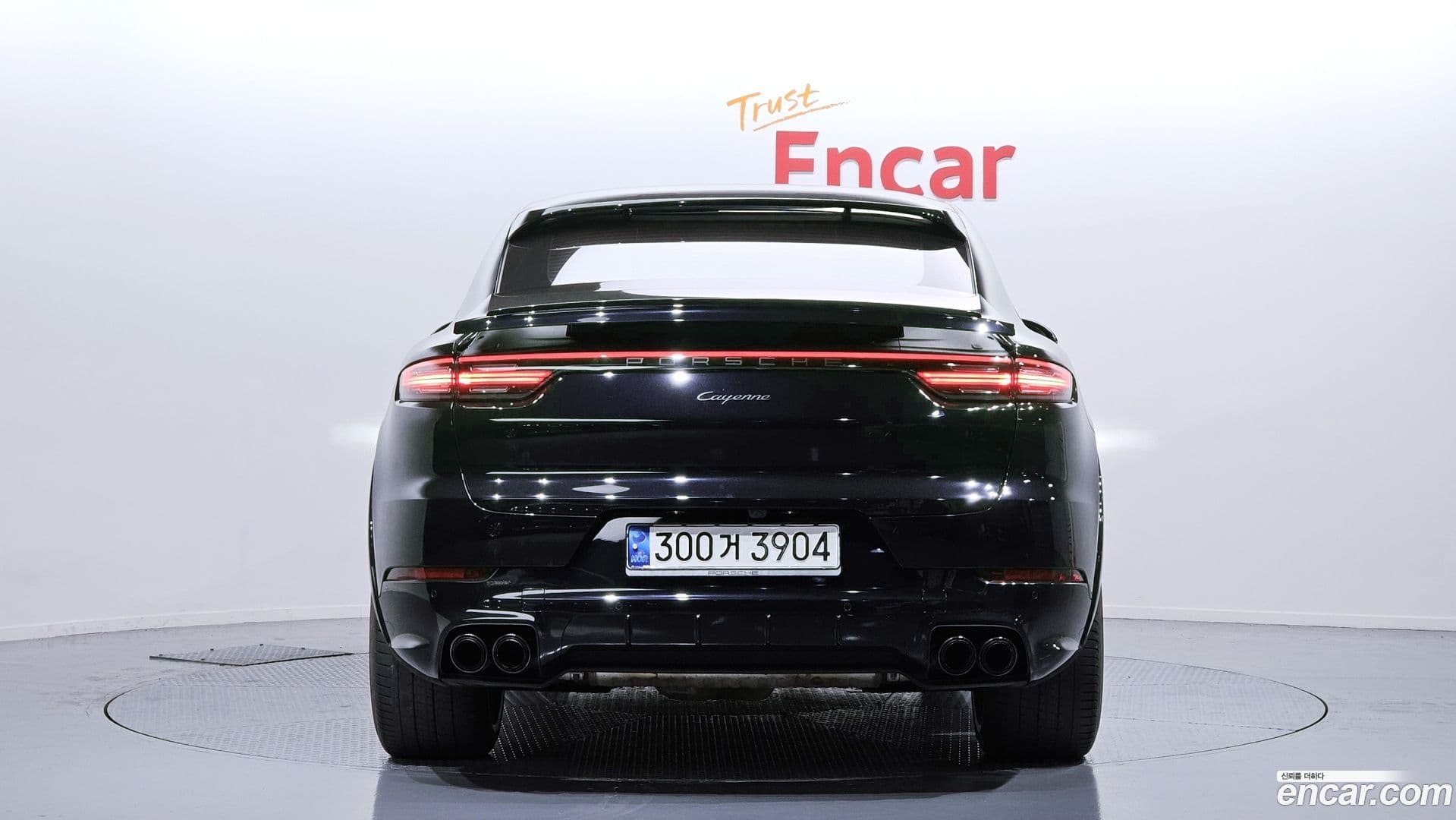 Main__Slider__Photo:Cayenne Porsche 2021.0-3