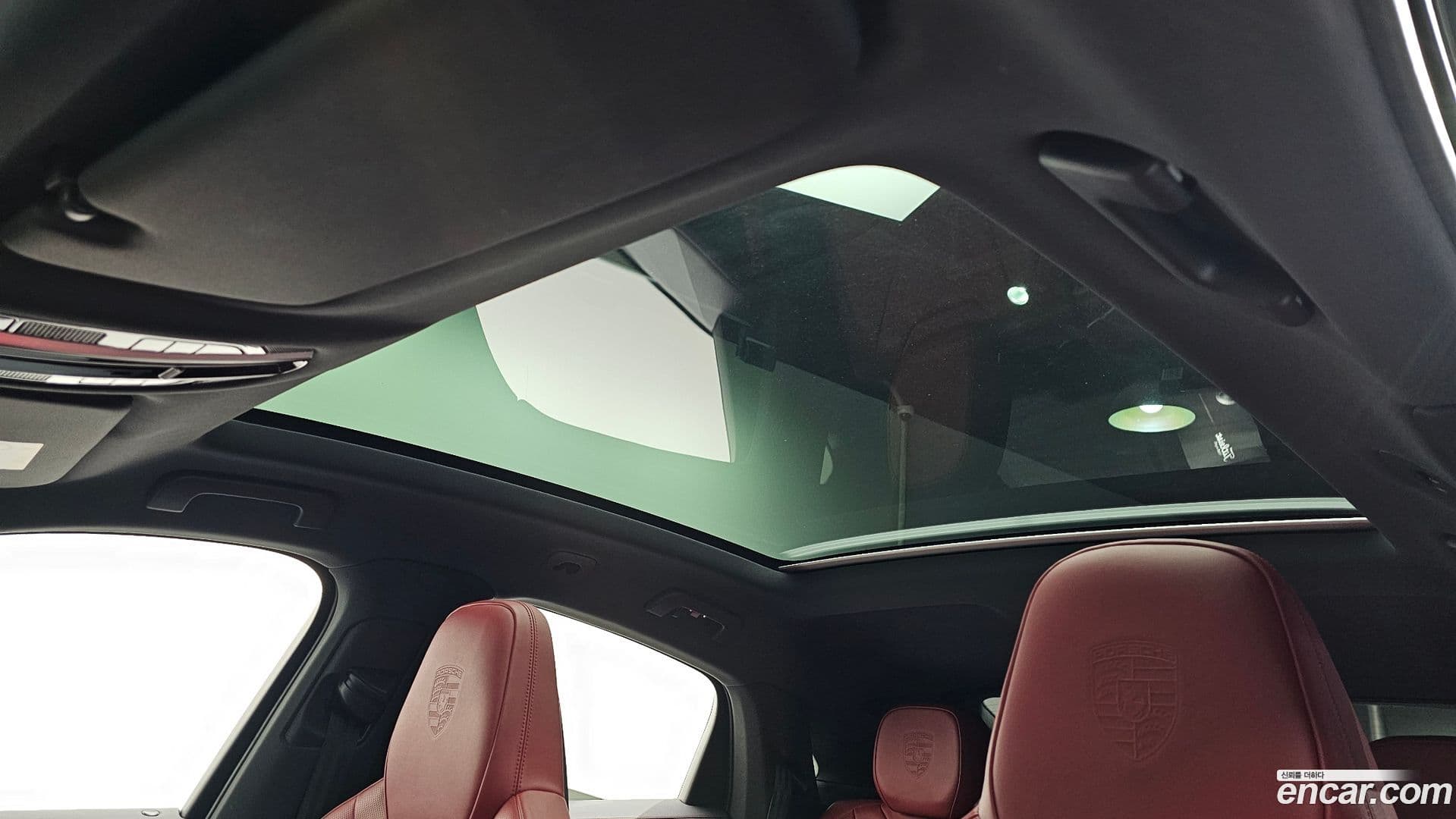 Main__Slider__Photo:Cayenne Porsche 2021.0-19