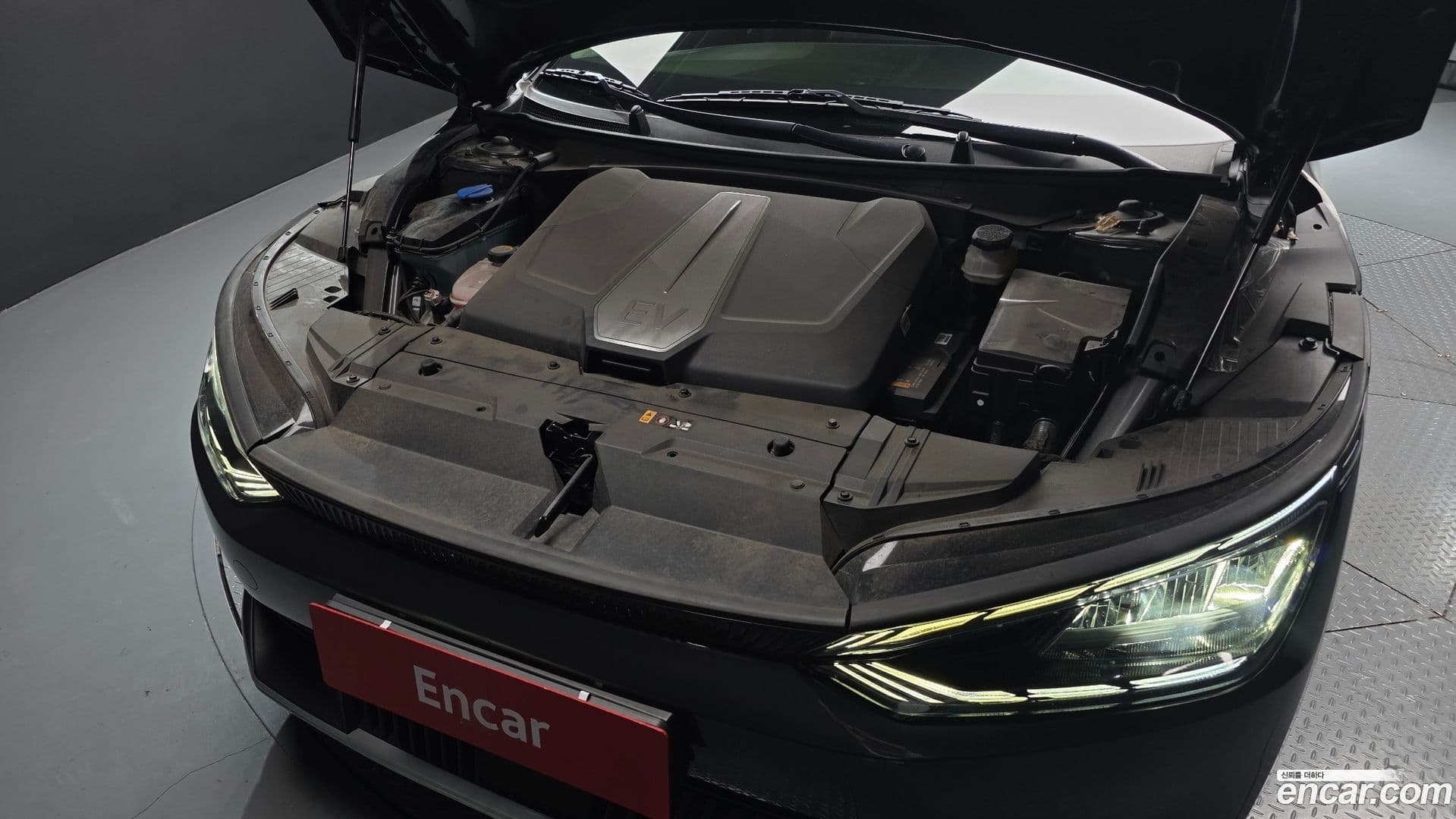 Main__Slider__Photo:EV6 Kia 2022.6-5