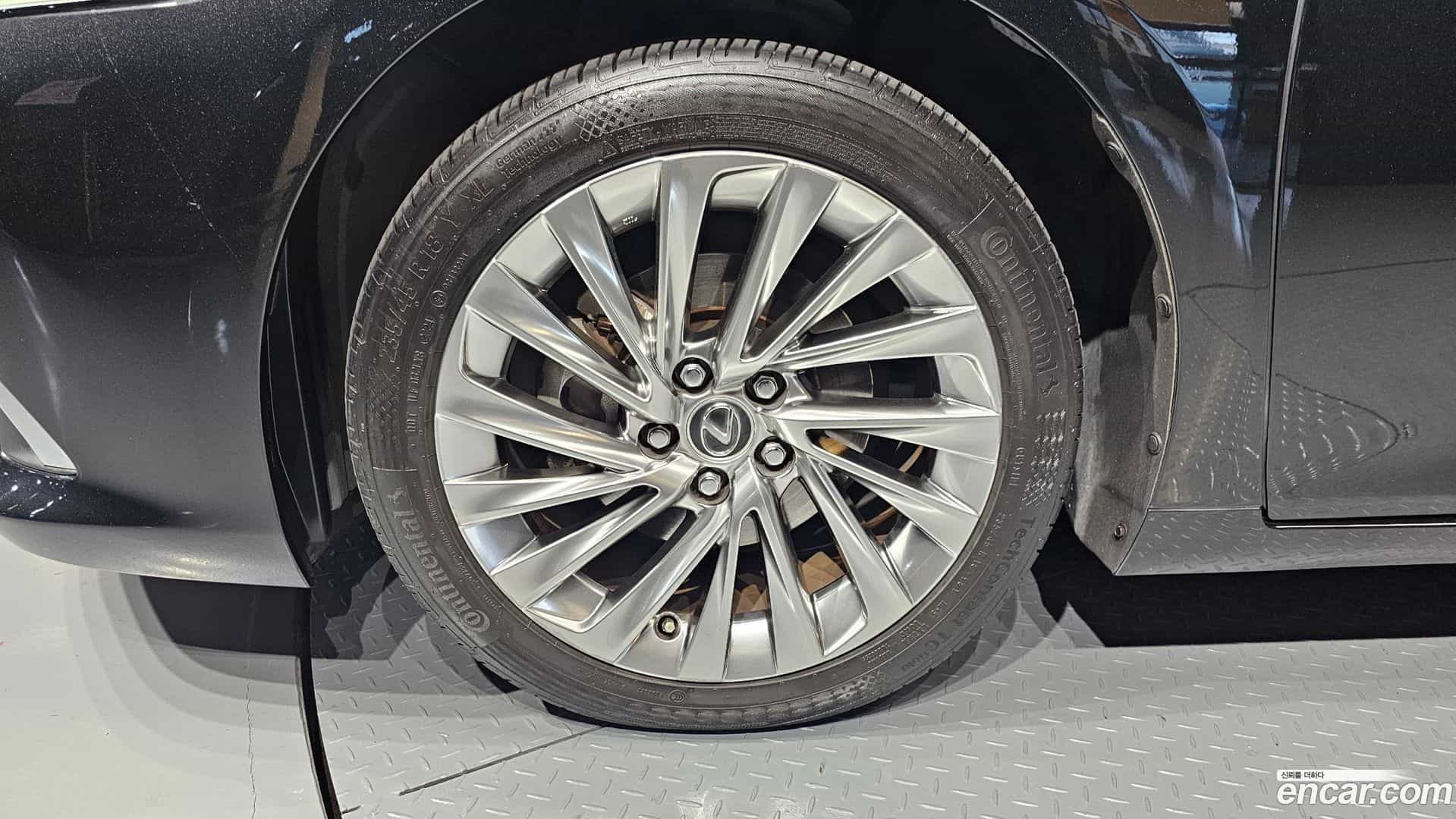 ES Lexus 2022.5-OUTER-005