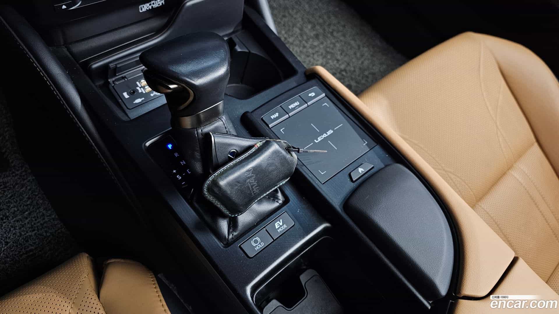 ES Lexus 2022.5-INNER-009