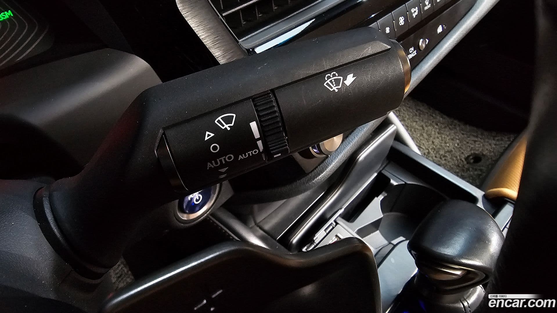 Main__Slider__Photo:ES Lexus 2022.5-15