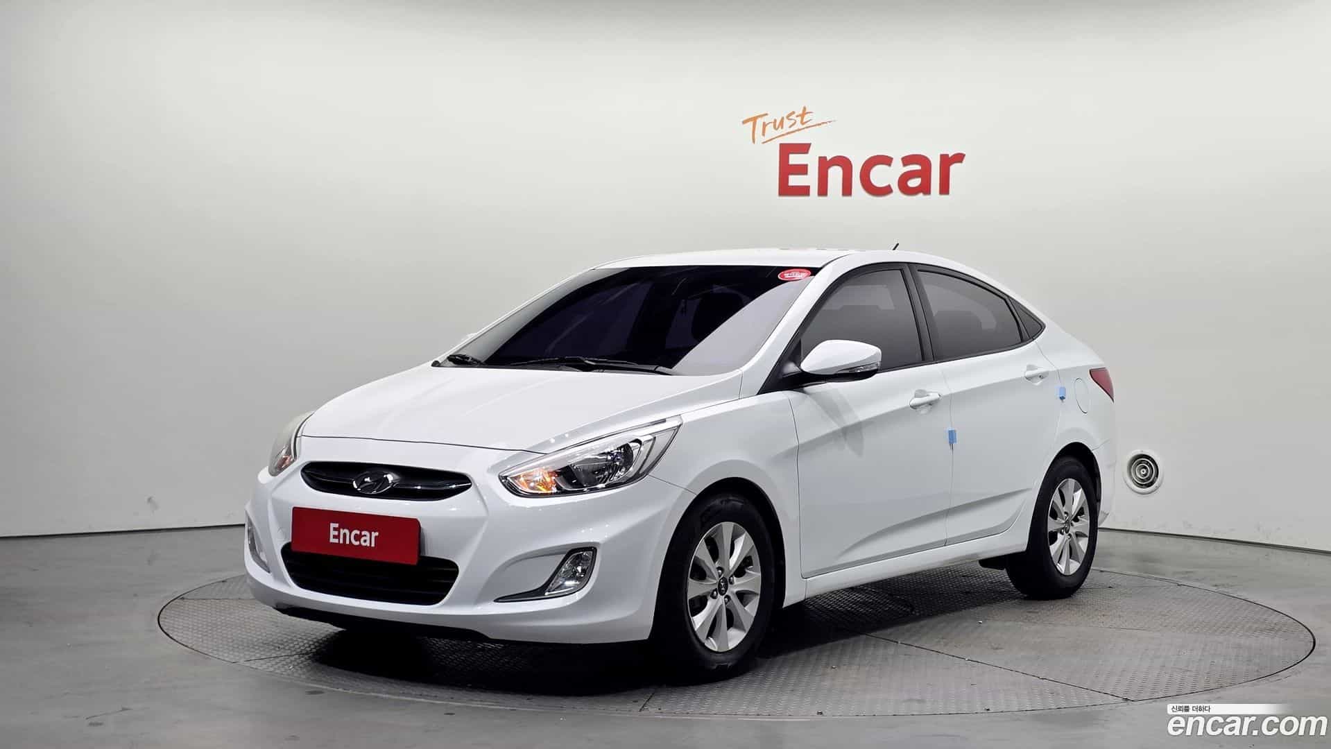 Accent Hyundai 2015.3-OUTER-001