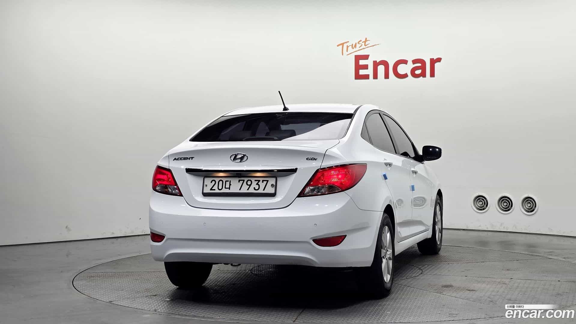 Accent Hyundai 2015.3-OUTER-004