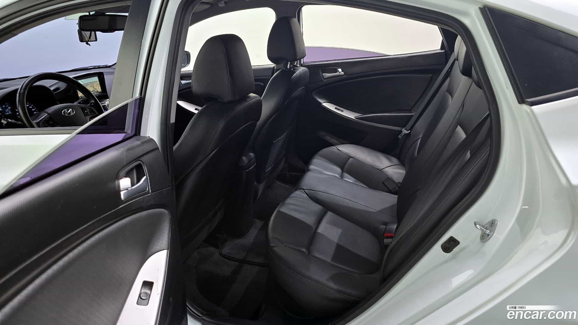 Accent Hyundai 2015.3-OPTION-015