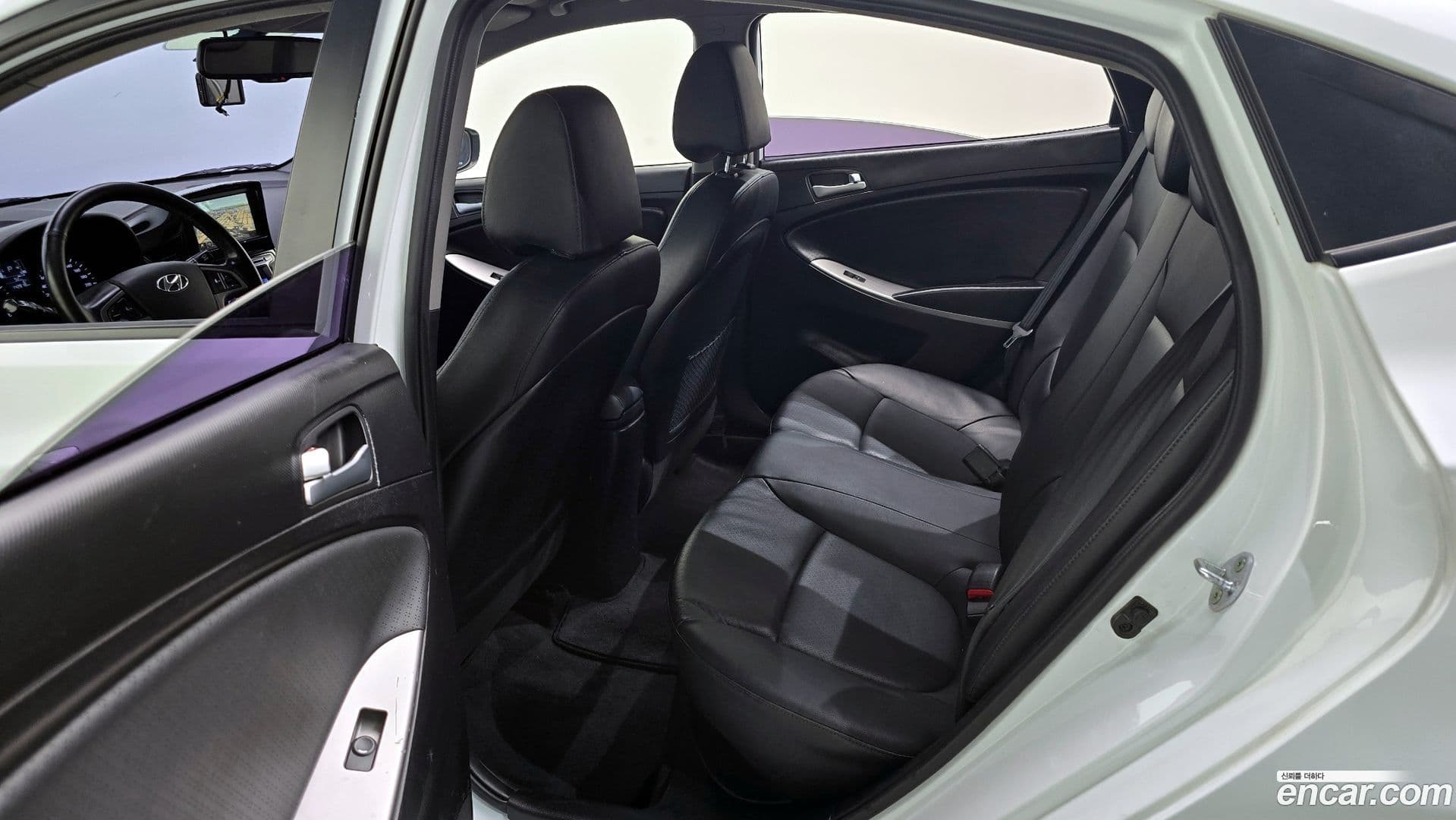 Main__Slider__Photo:Accent Hyundai 2015.3-10