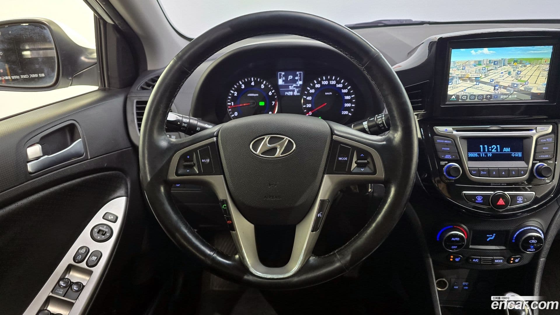 Main__Slider__Photo:Accent Hyundai 2015.3-14