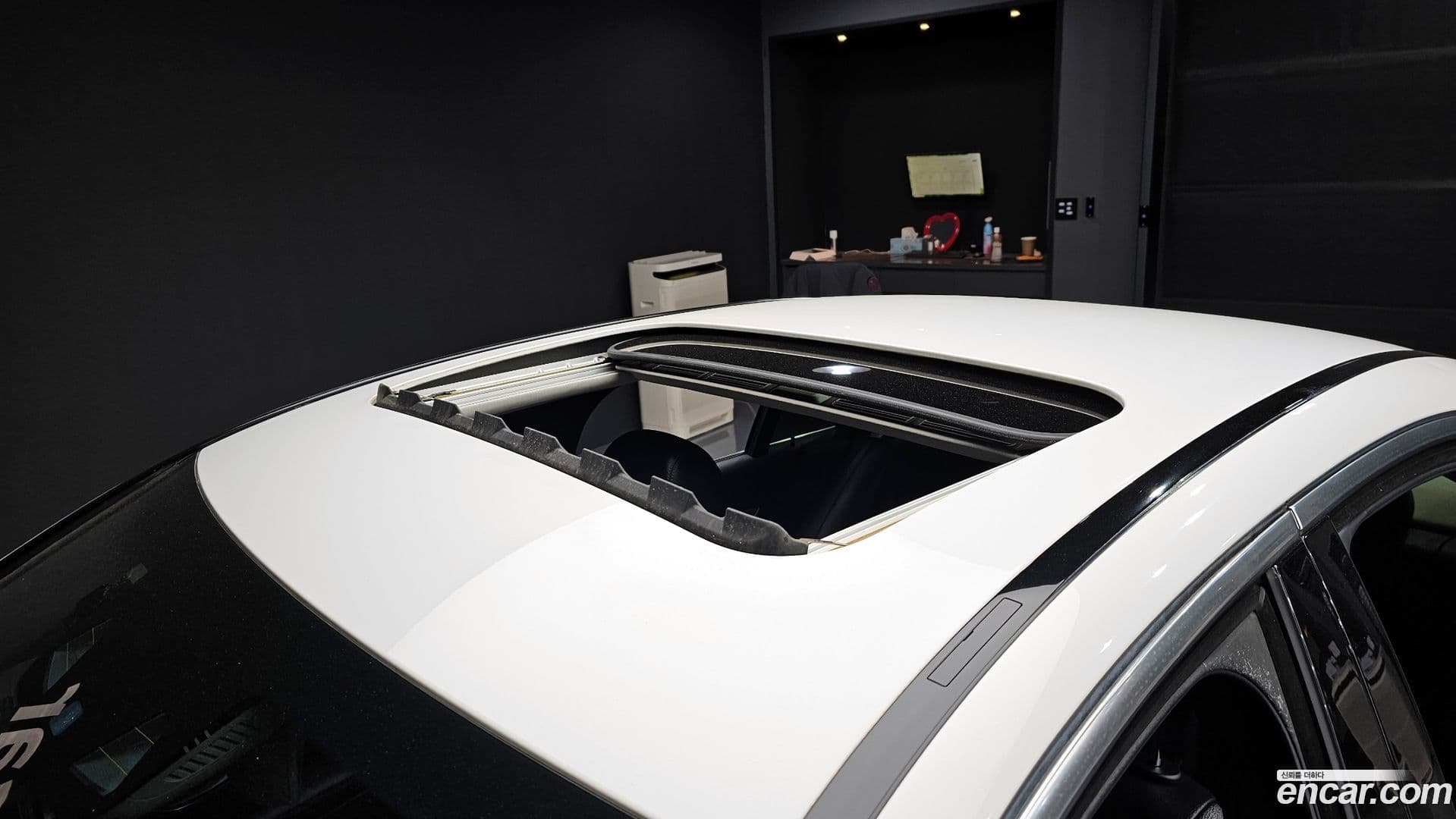 Main__Slider__Photo:C-Class Mercedes-Benz 2016.8-15