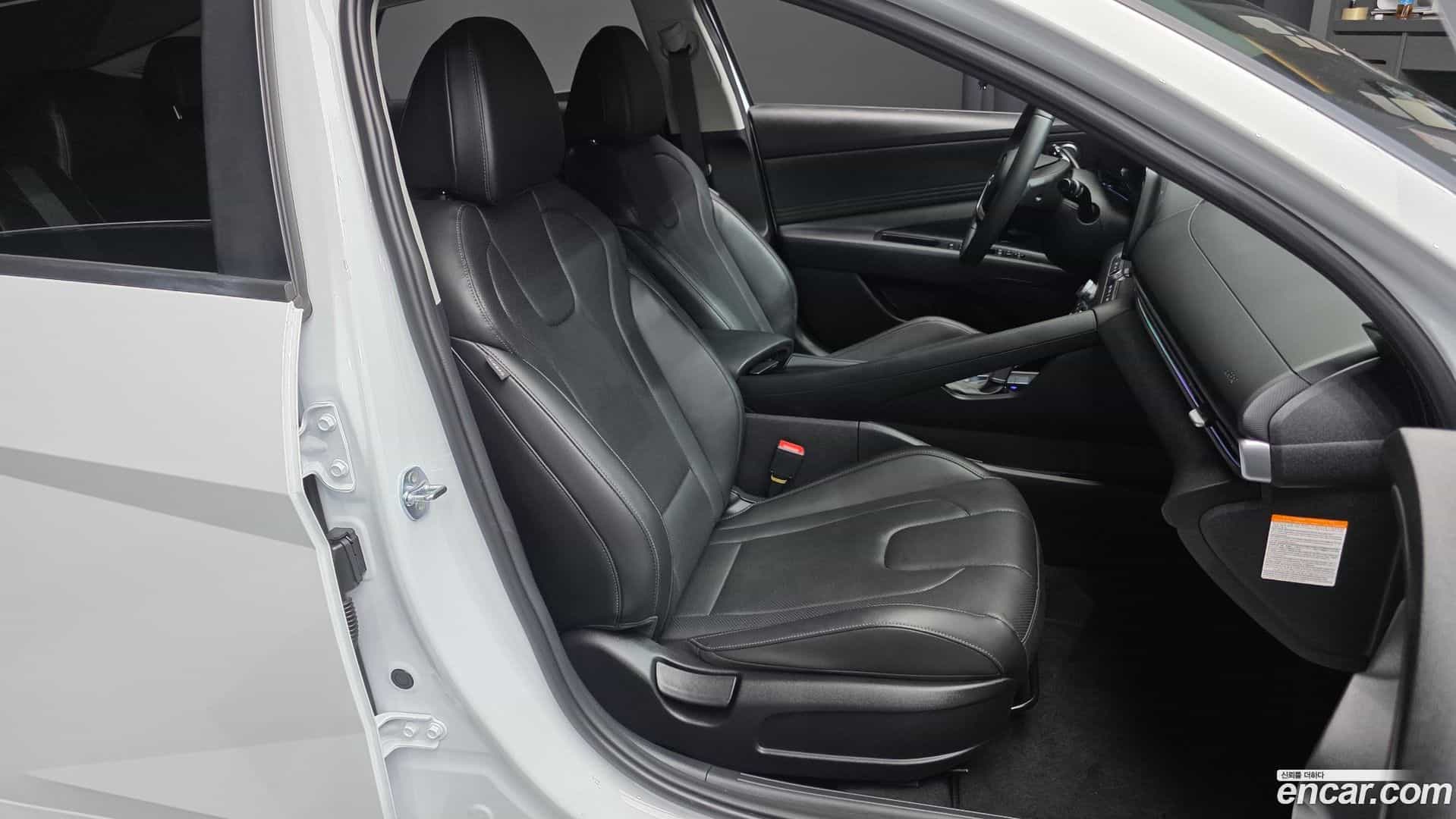 AVANTE Hyundai 2024.6-OPTION-016