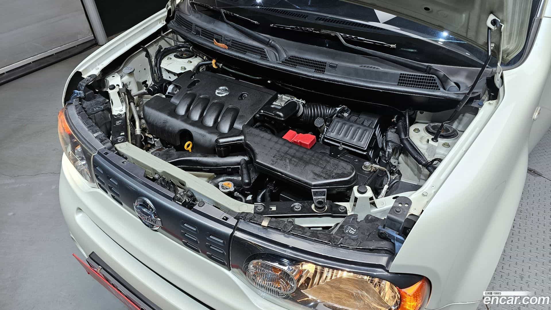 Cube Nissan 2011.11-INNER-006