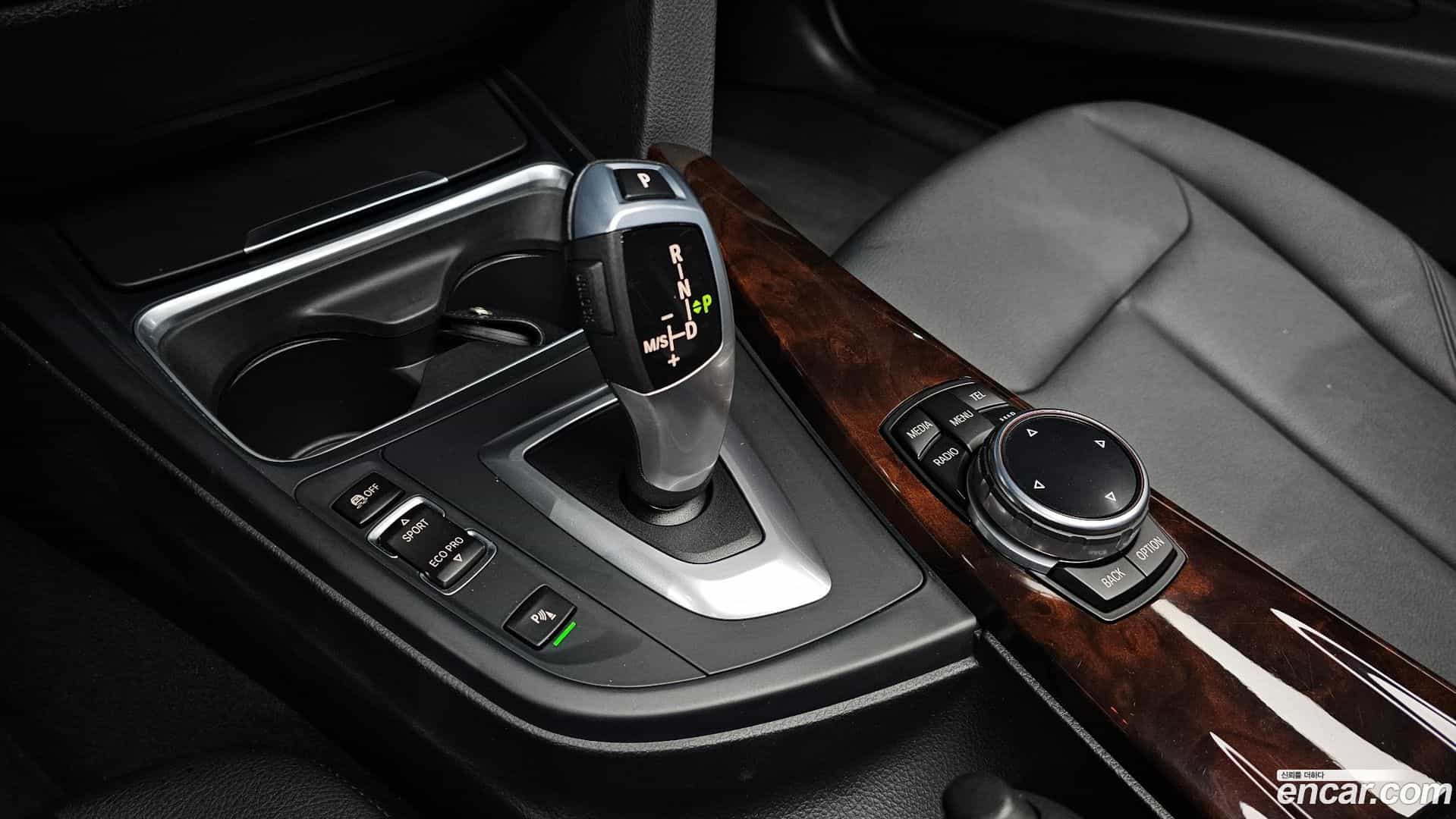 3-Series BMW 2013.10-INNER-009