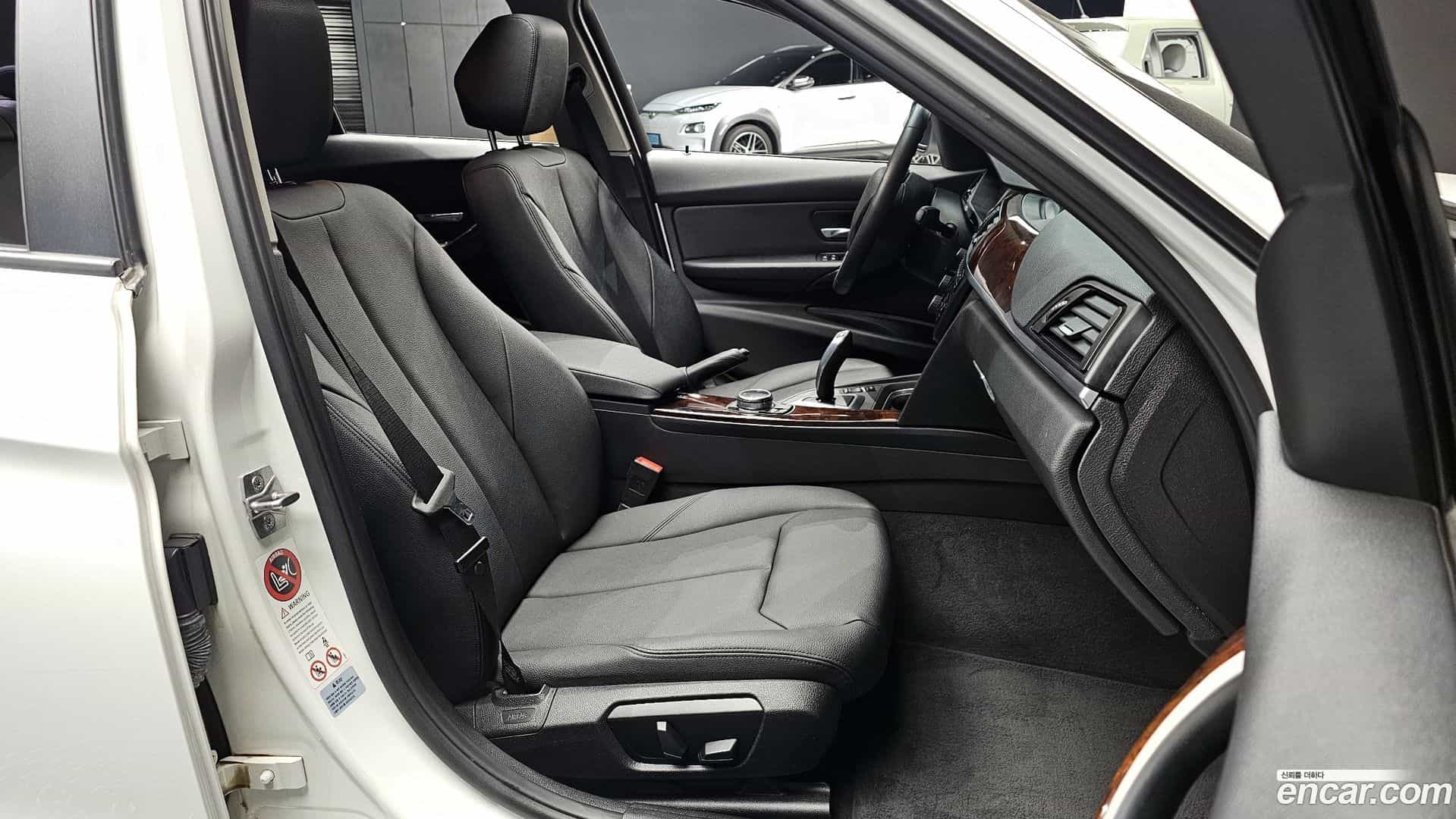 3-Series BMW 2013.10-INNER-010