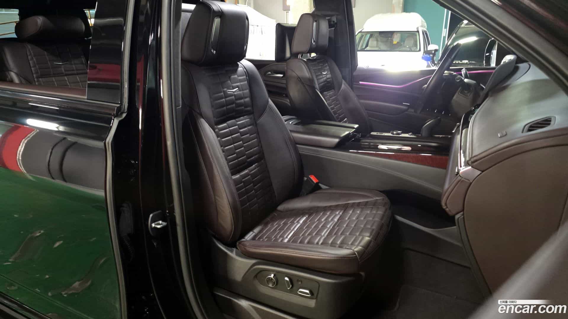 Escalade Cadillac 2023.0-OPTION-016