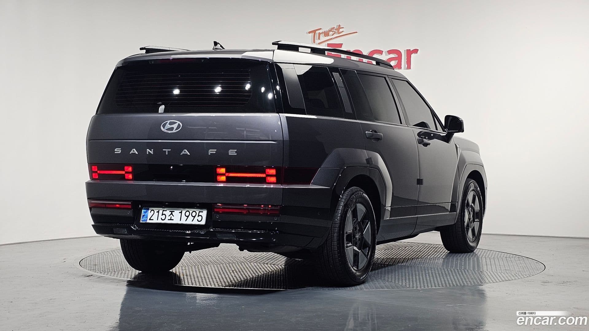 Main__Slider__Photo:Santafe Hyundai 2023.10-1