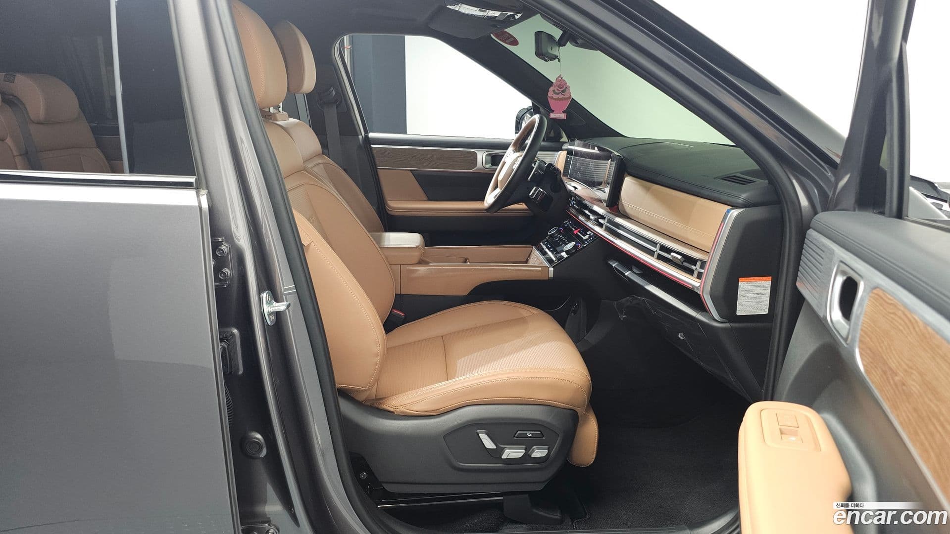 Main__Slider__Photo:Santafe Hyundai 2023.10-10