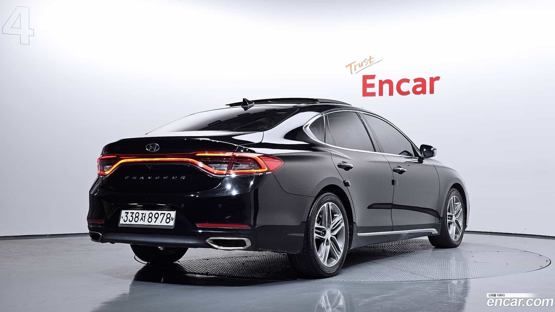 Grandeur Hyundai 2018.1-OUTER-002