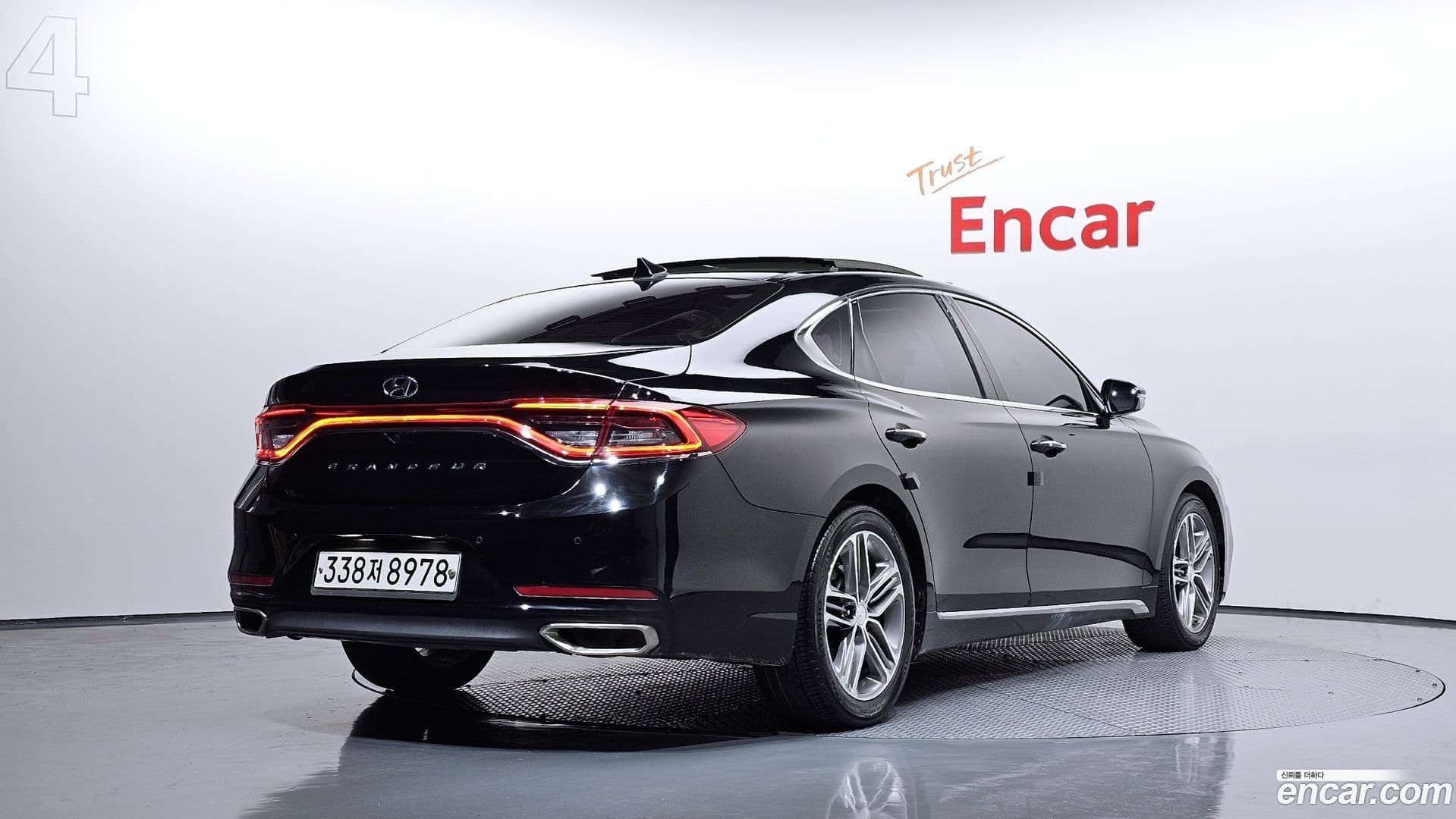 Main__Slider__Photo:Grandeur Hyundai 2018.1-1