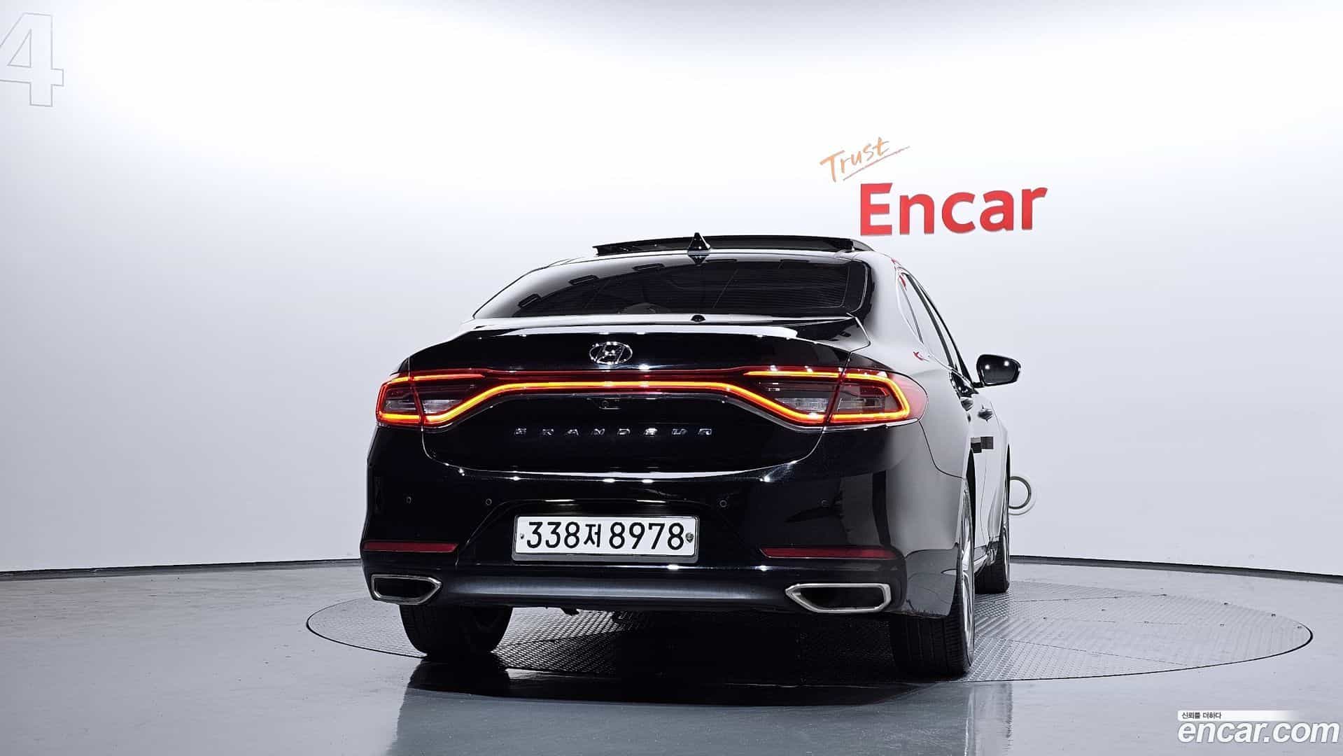 Grandeur Hyundai 2018.1-OUTER-004