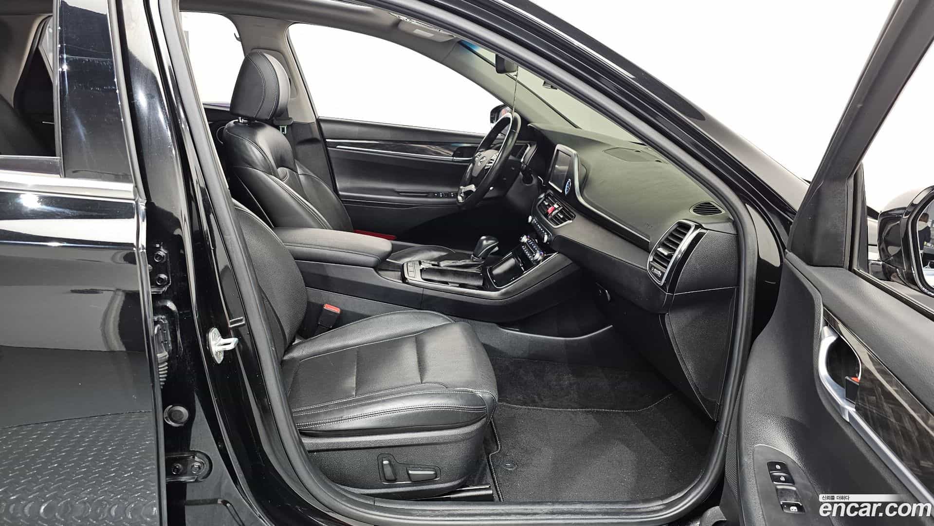 Grandeur Hyundai 2018.1-OPTION-015