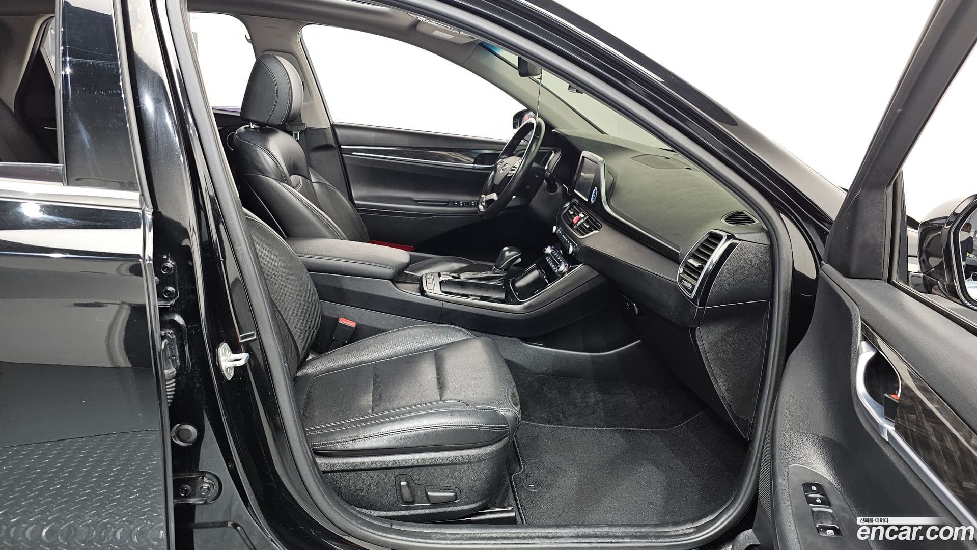 Main__Slider__Photo:Grandeur Hyundai 2018.1-10