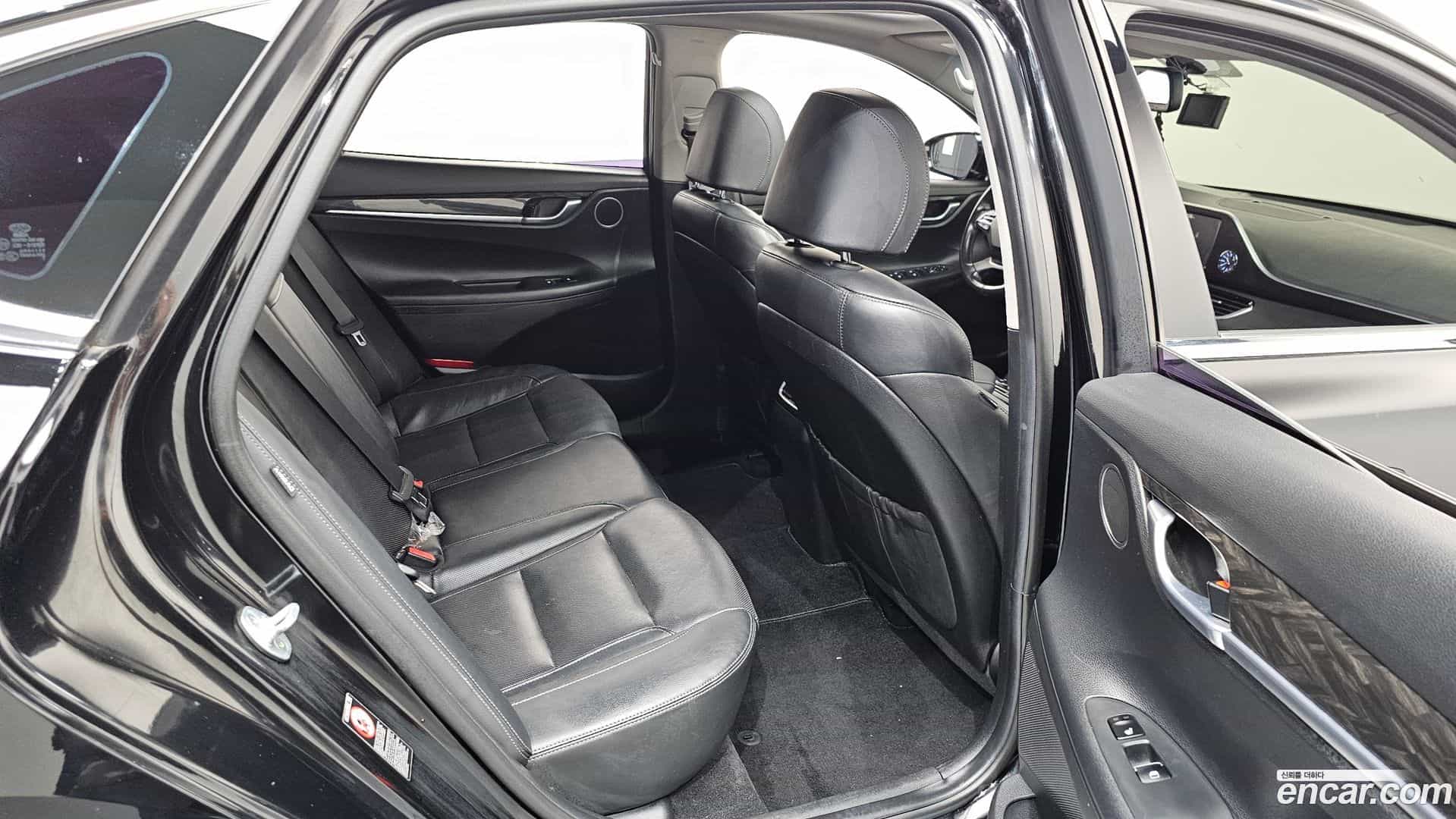 Grandeur Hyundai 2018.1-OPTION-016