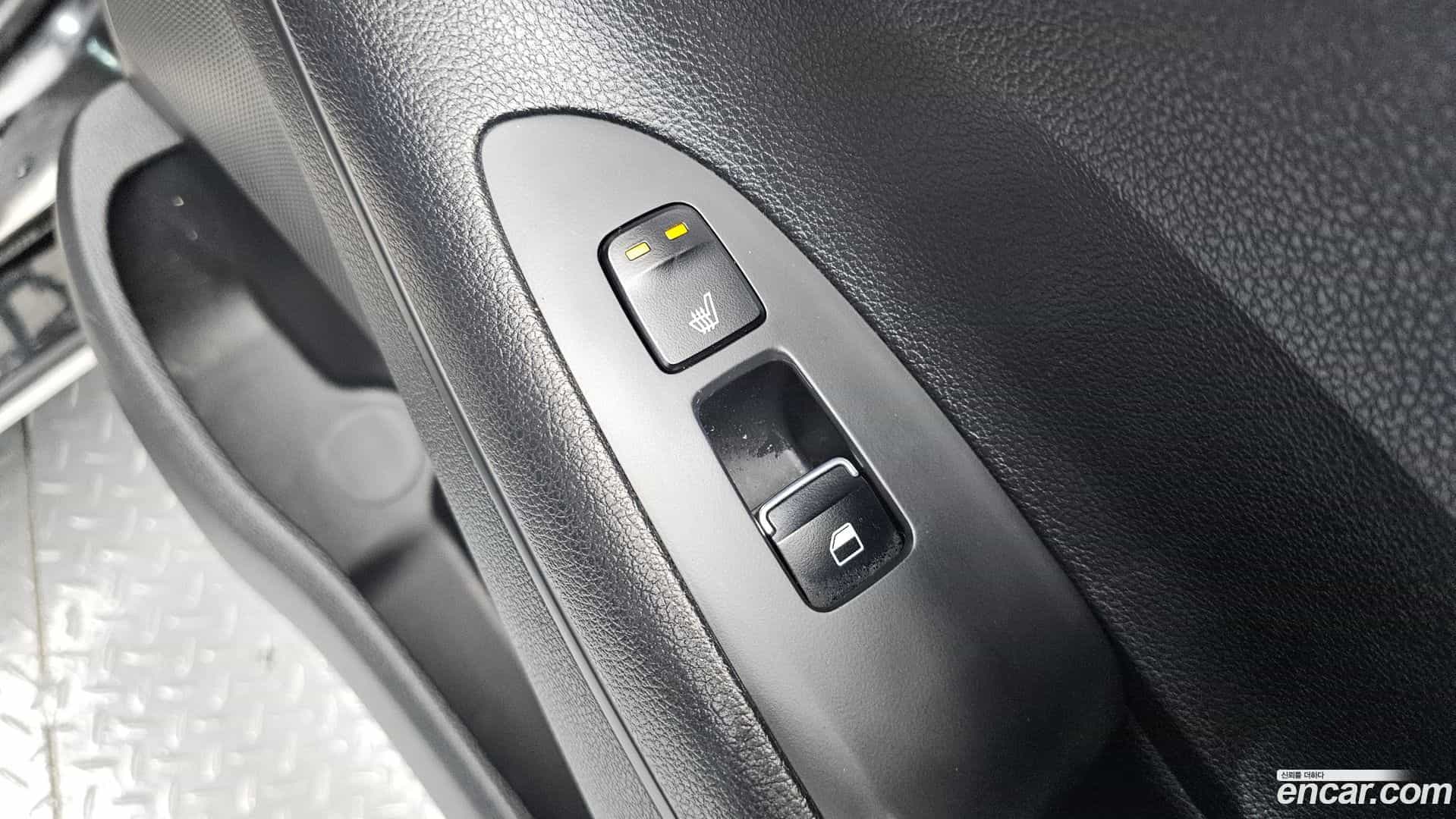 Grandeur Hyundai 2018.1-OPTION-022