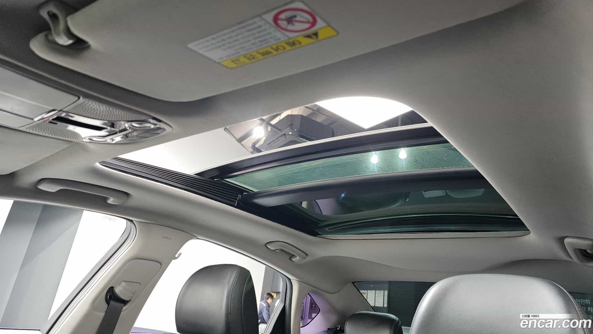 Grandeur Hyundai 2018.1-OPTION-023