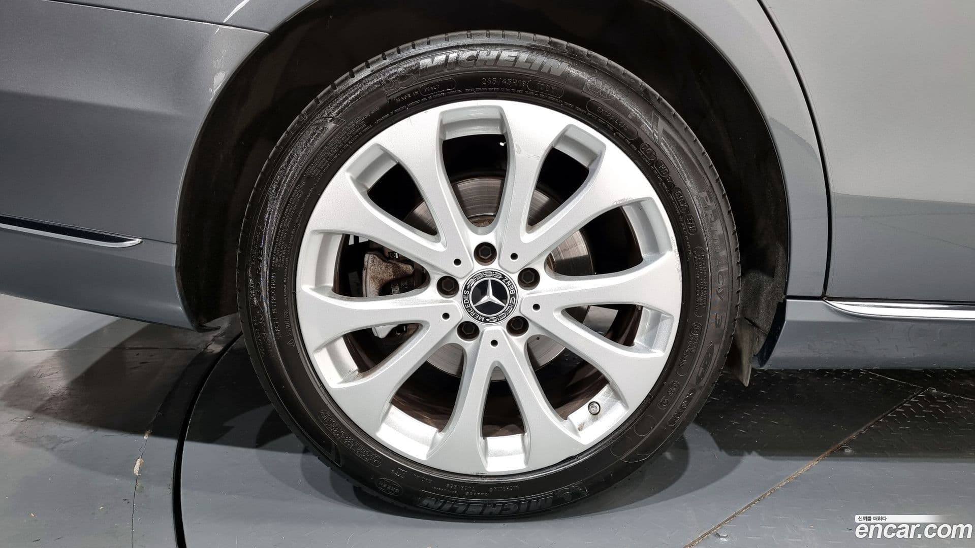 Main__Slider__Photo:E-Class Mercedes-Benz 2018.10-4