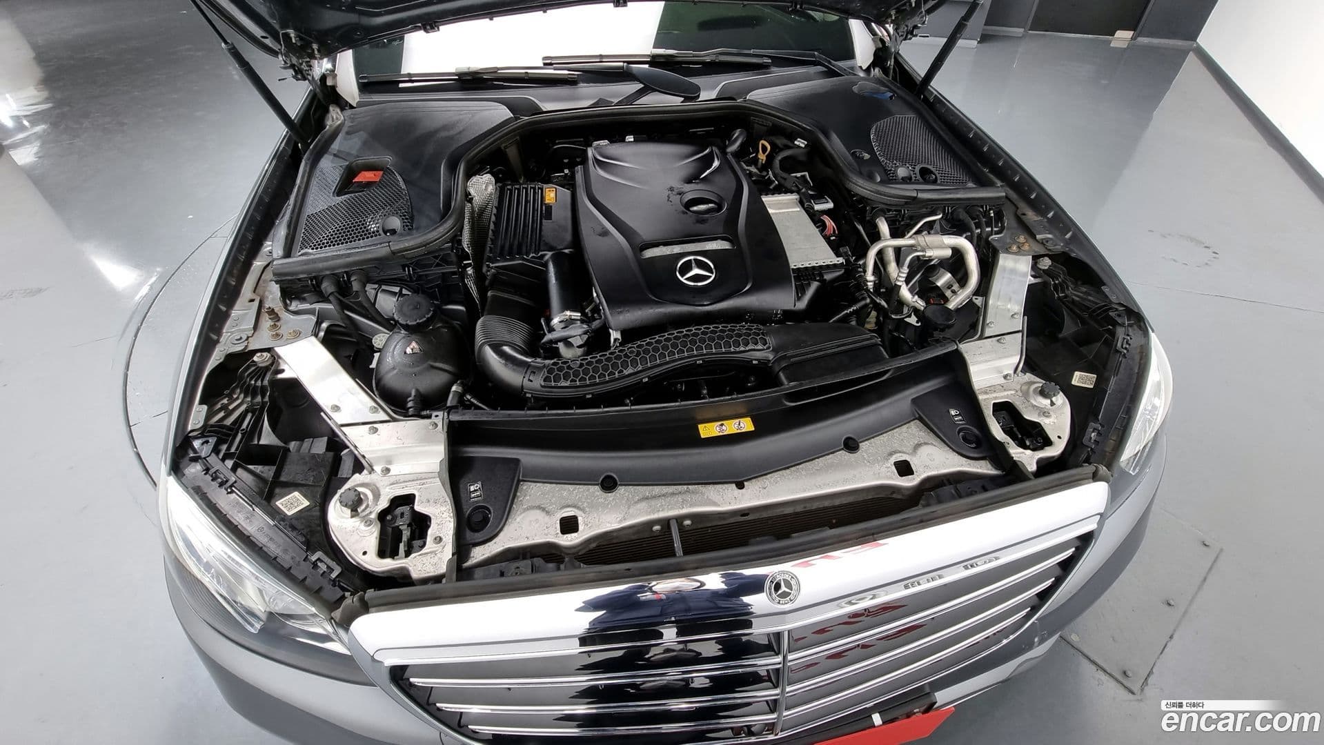 Main__Slider__Photo:E-Class Mercedes-Benz 2018.10-5