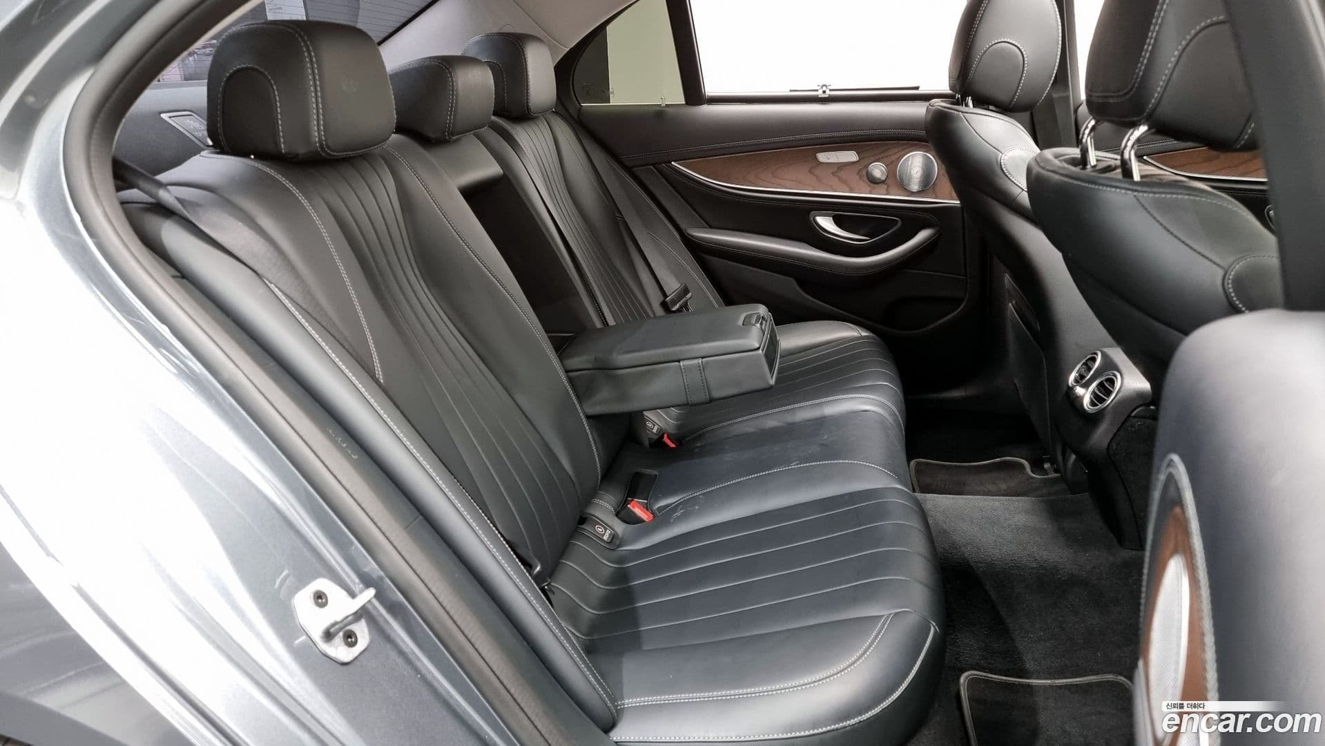 Main__Slider__Photo:E-Class Mercedes-Benz 2018.10-11