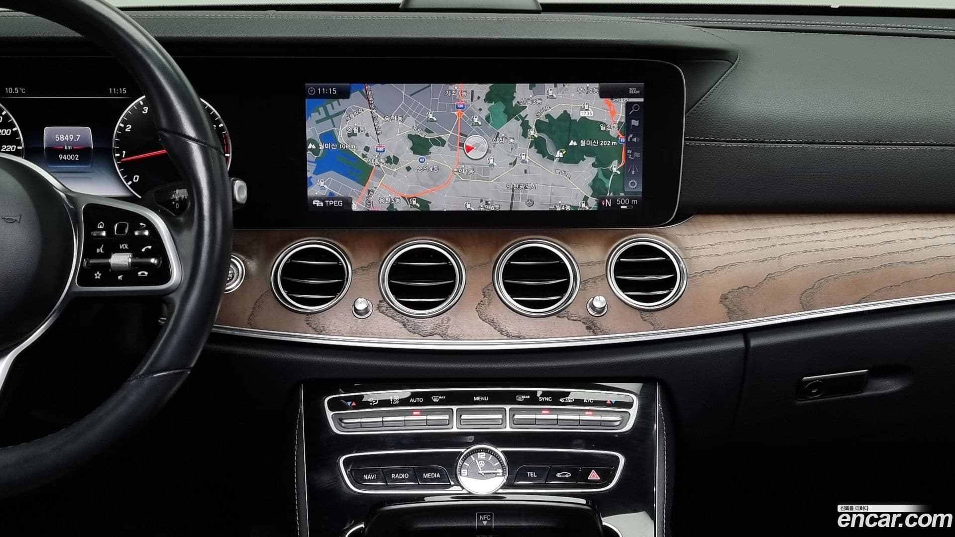 Main__Slider__Photo:E-Class Mercedes-Benz 2018.10-13