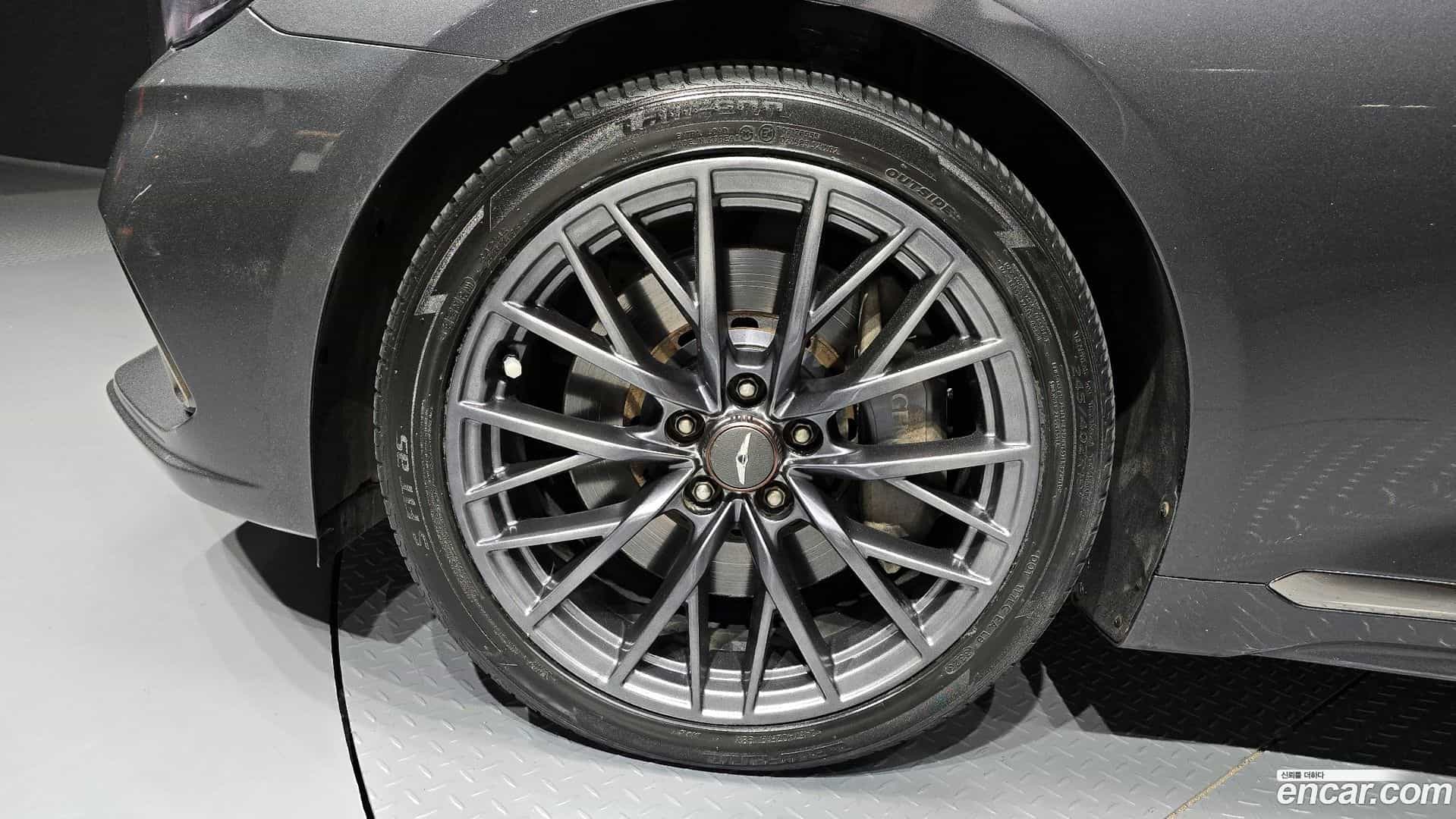 G80 Genesis 2017.0-OUTER-005