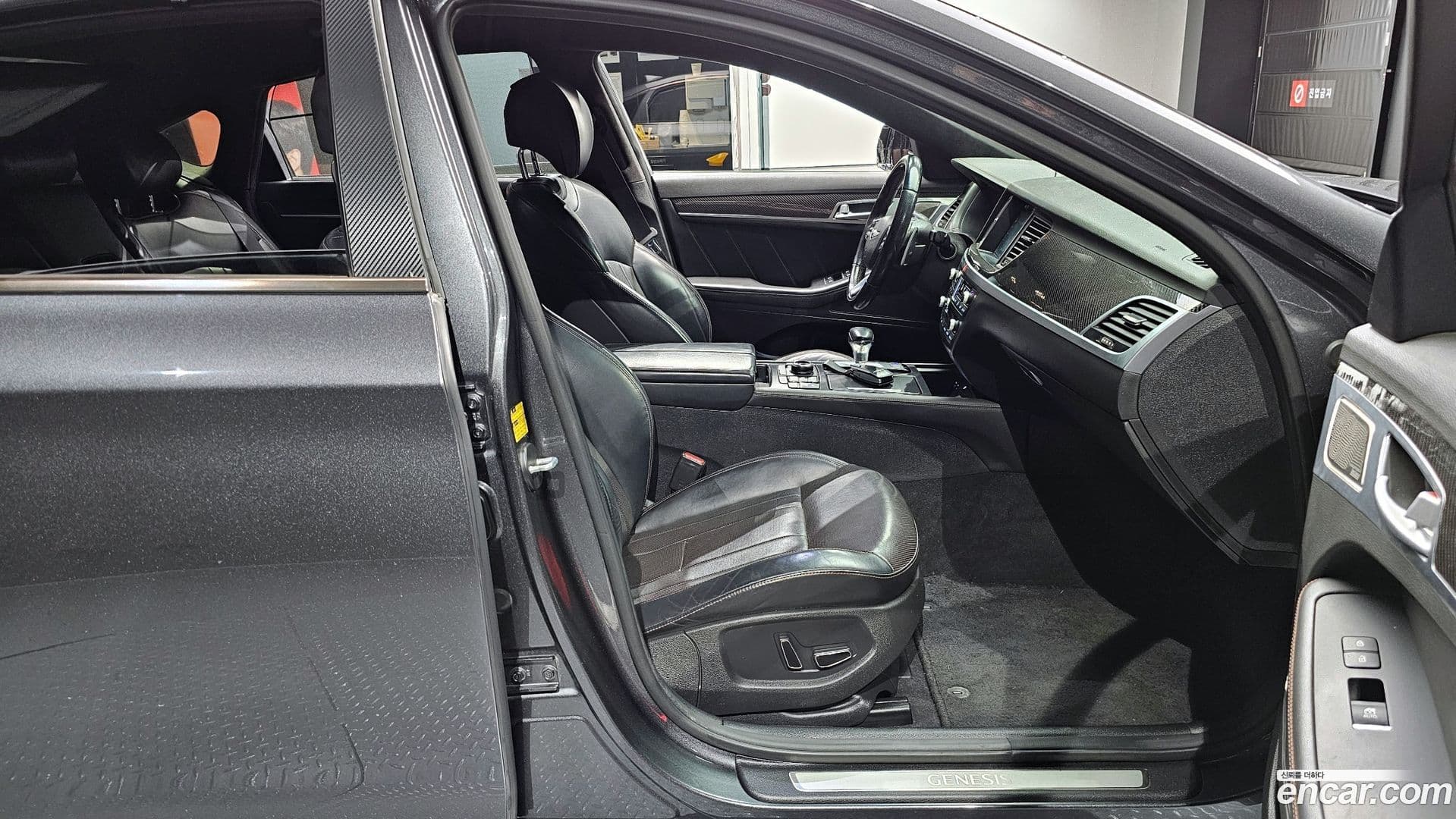 Main__Slider__Photo:G80 Genesis 2017.0-9