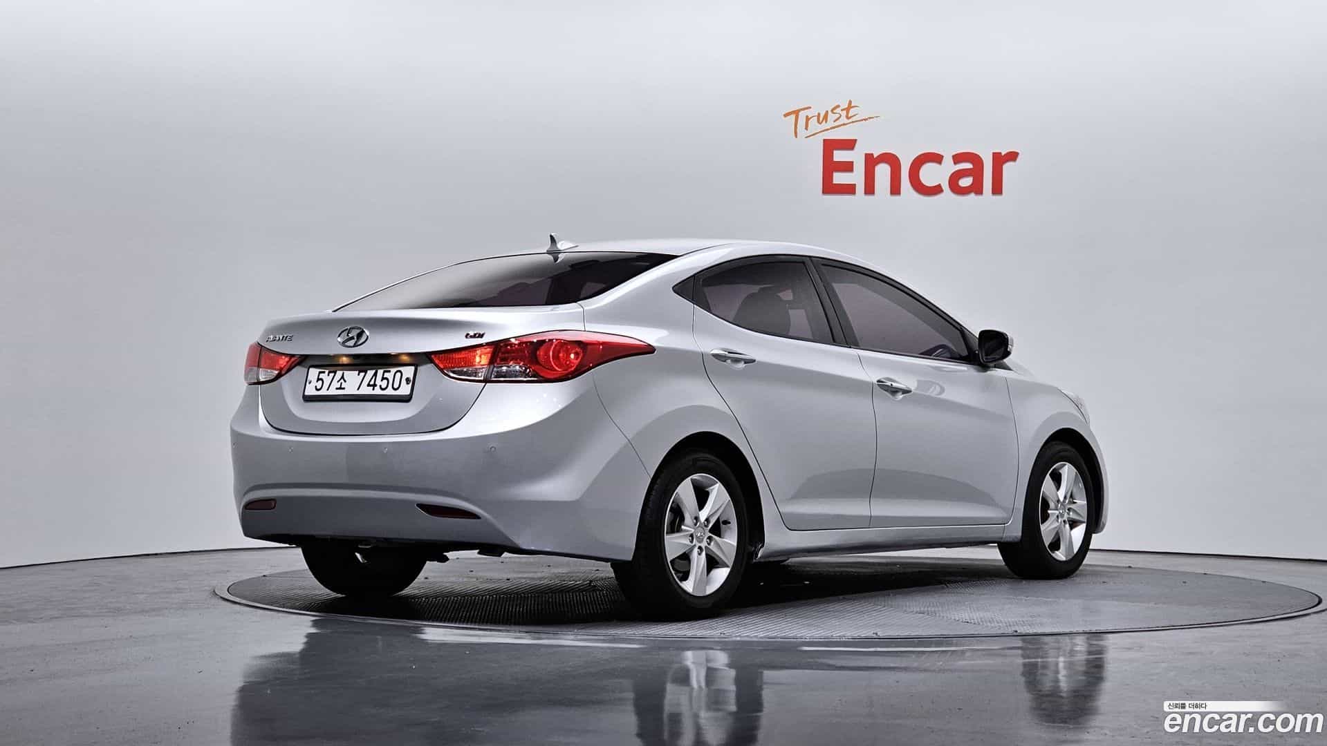 AVANTE Hyundai 2013.2-OUTER-002