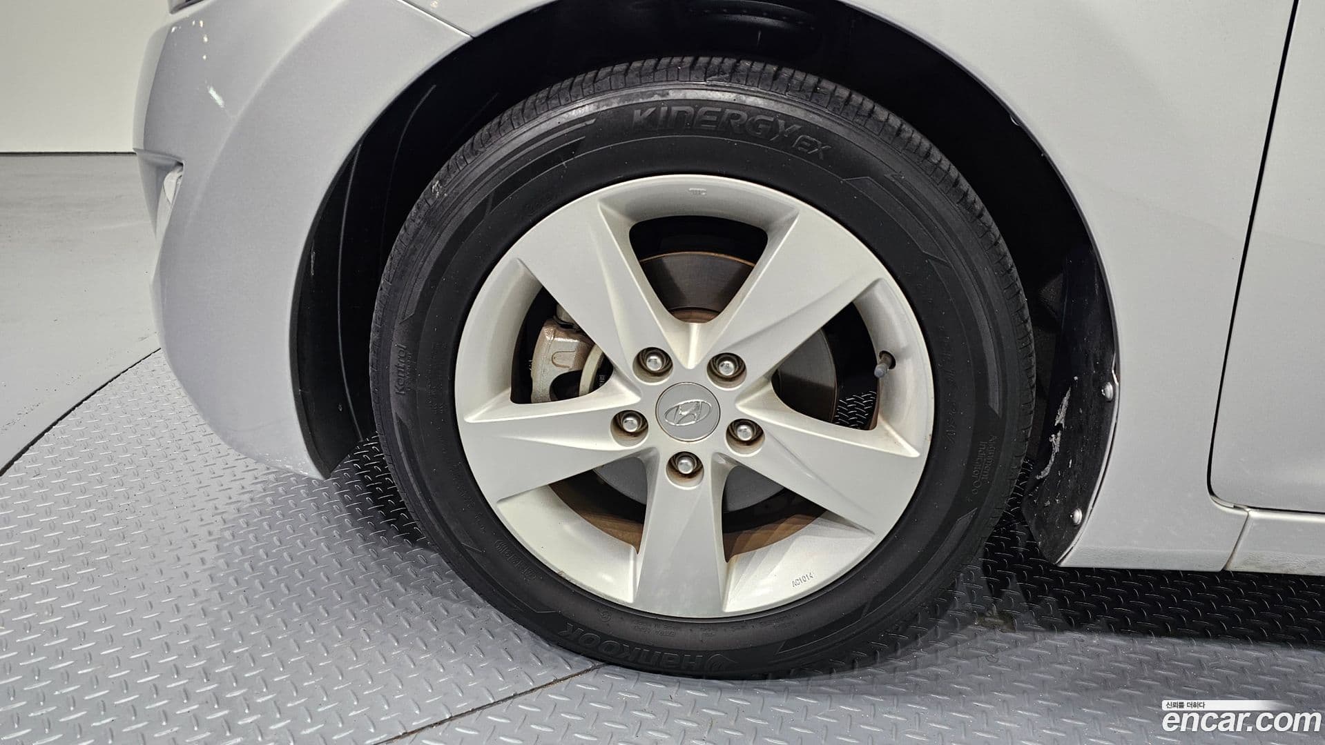 Main__Slider__Photo:AVANTE Hyundai 2013.2-4