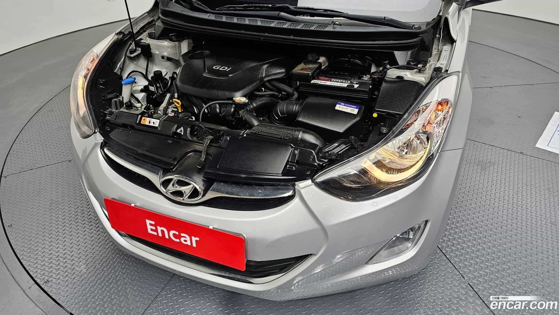 AVANTE Hyundai 2013.2-INNER-006