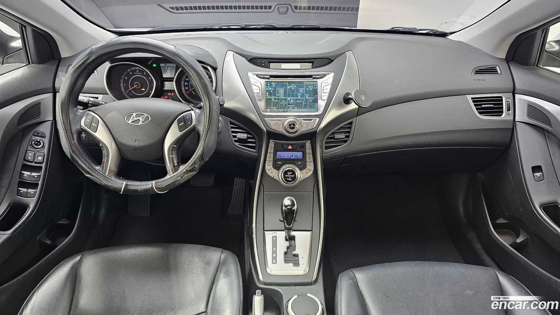AVANTE Hyundai 2013.2-INNER-007