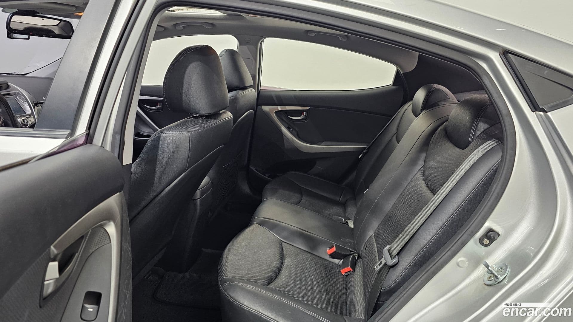 Main__Slider__Photo:AVANTE Hyundai 2013.2-12