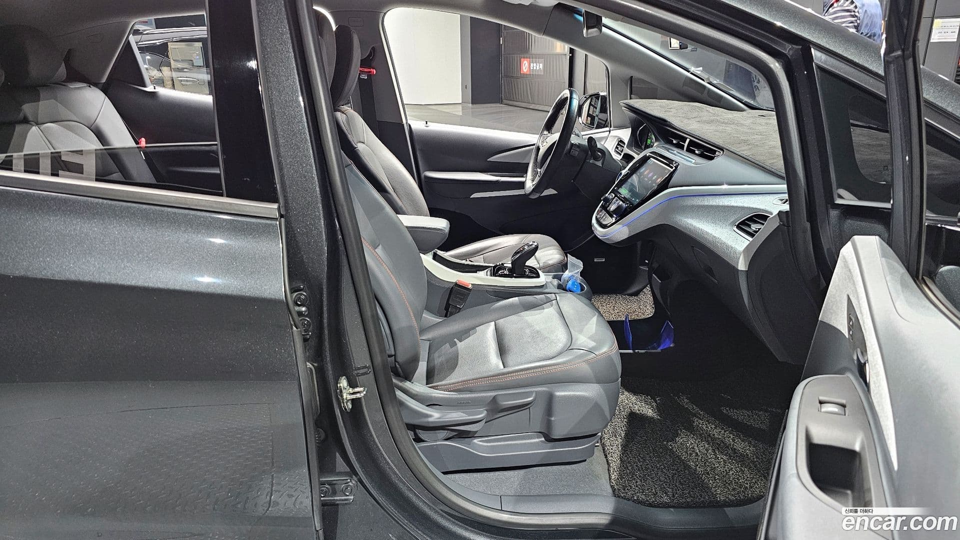 Main__Slider__Photo:Bolt EV Chevrolet 2019.10-9