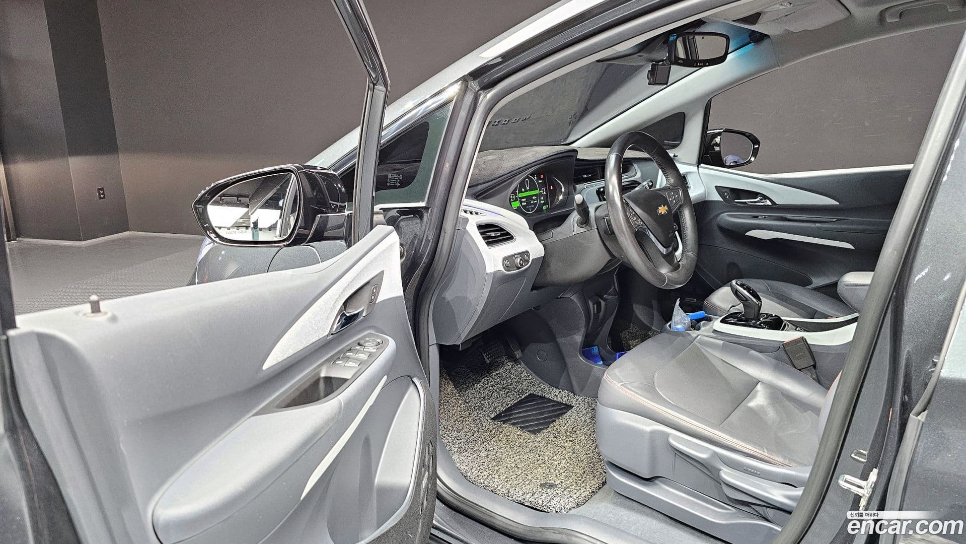 Main__Slider__Photo:Bolt EV Chevrolet 2019.10-10