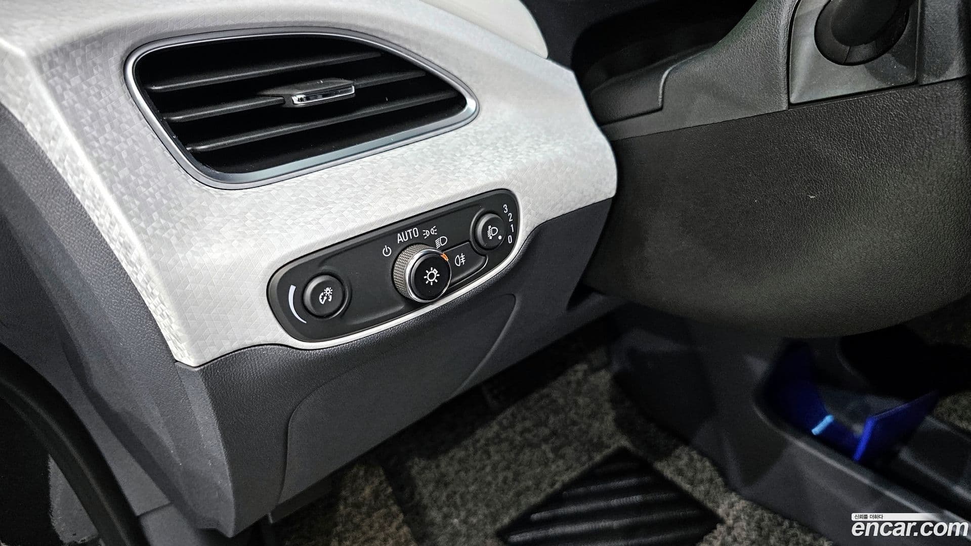 Main__Slider__Photo:Bolt EV Chevrolet 2019.10-15