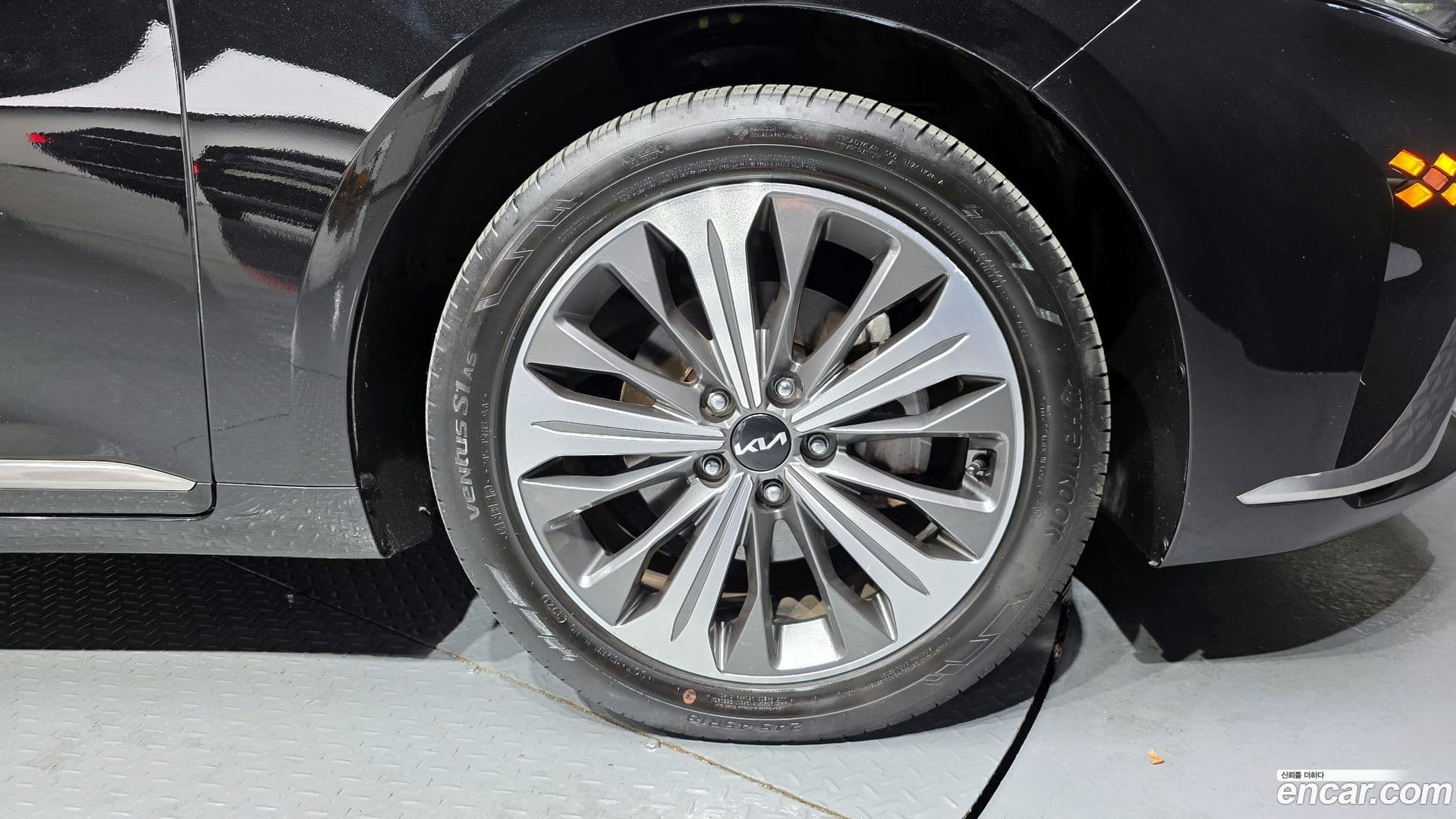 Main__Slider__Photo:K8 Kia 2021.10-4