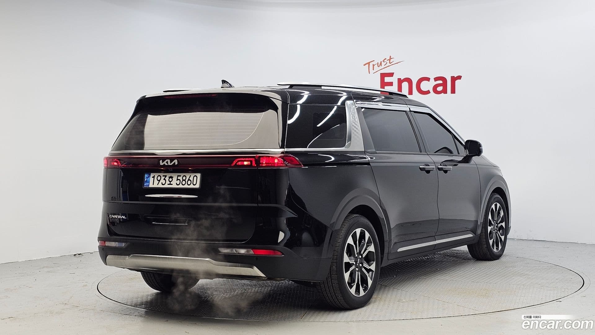 Main__Slider__Photo:Canival Kia 2022.10-1