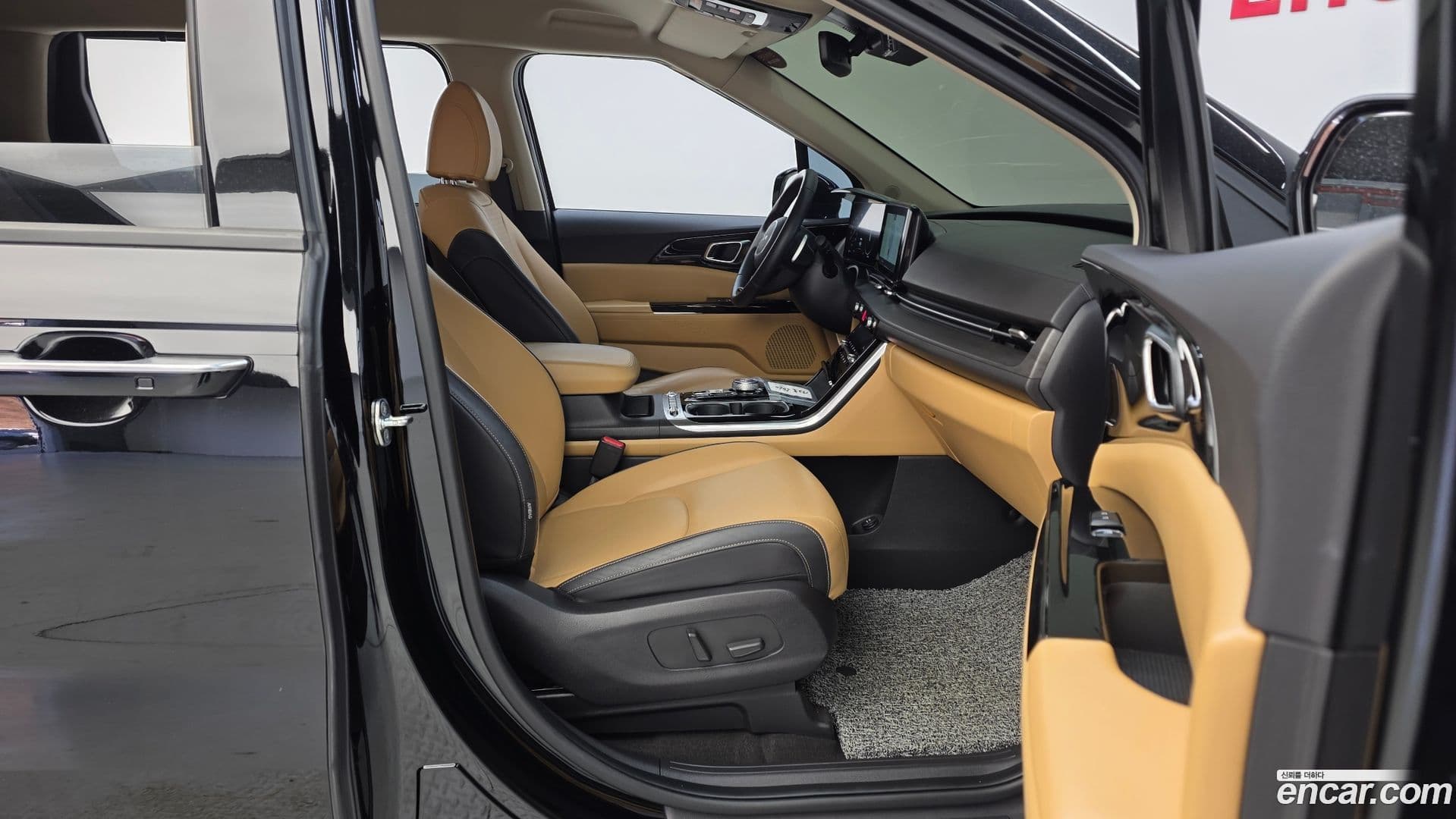 Main__Slider__Photo:Canival Kia 2022.10-10