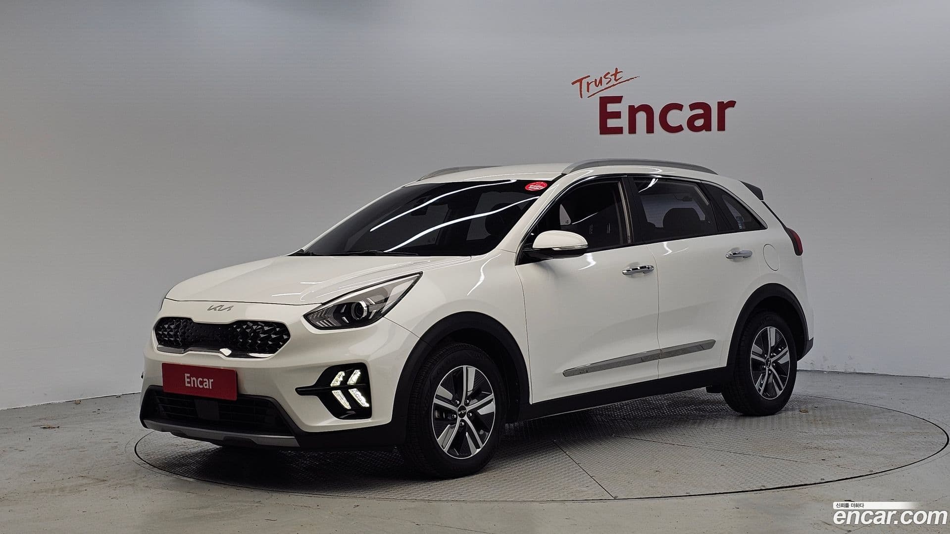 Main__Slider__Photo:Niro Kia 2021.10-0