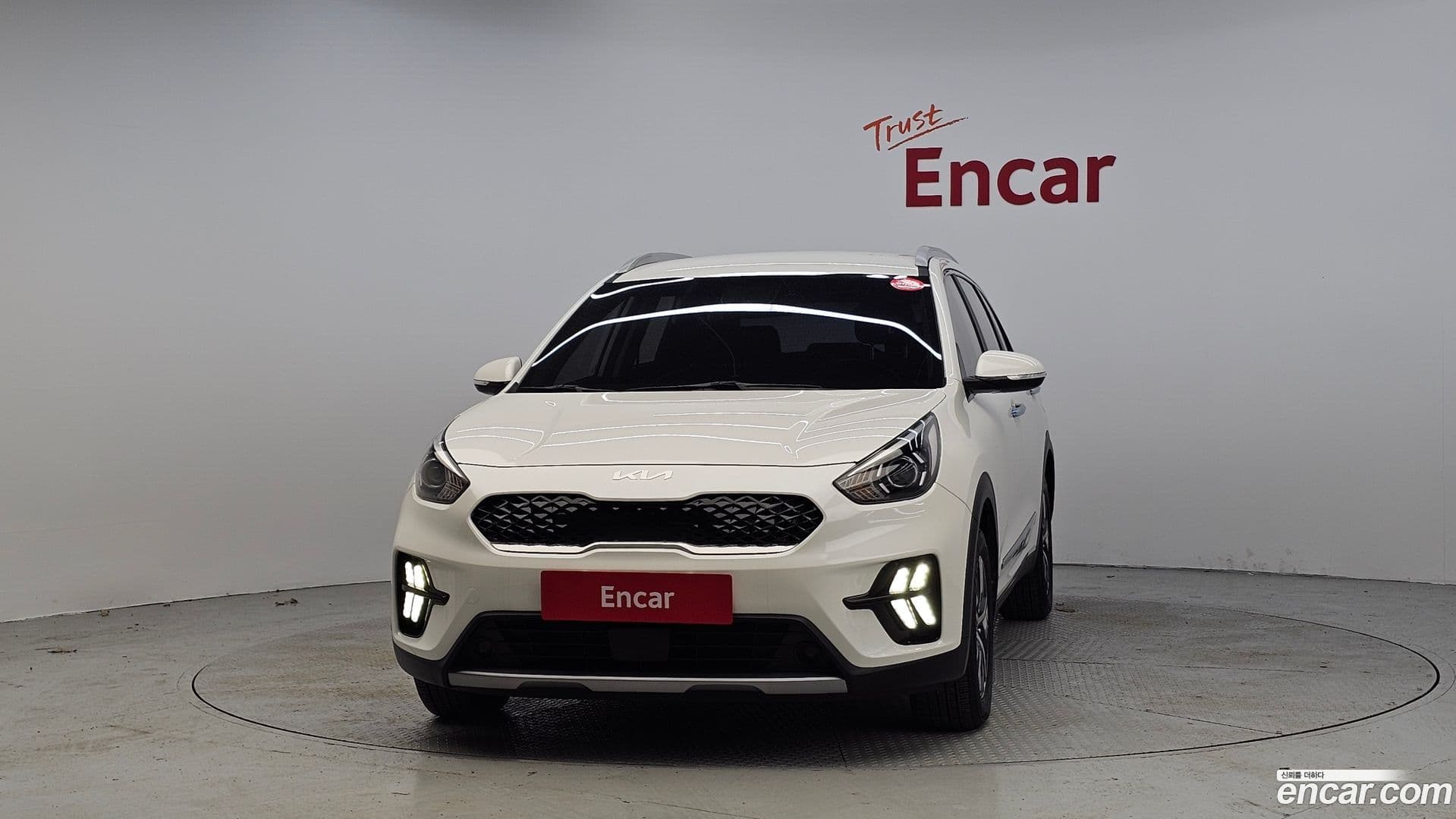 Main__Slider__Photo:Niro Kia 2021.10-2