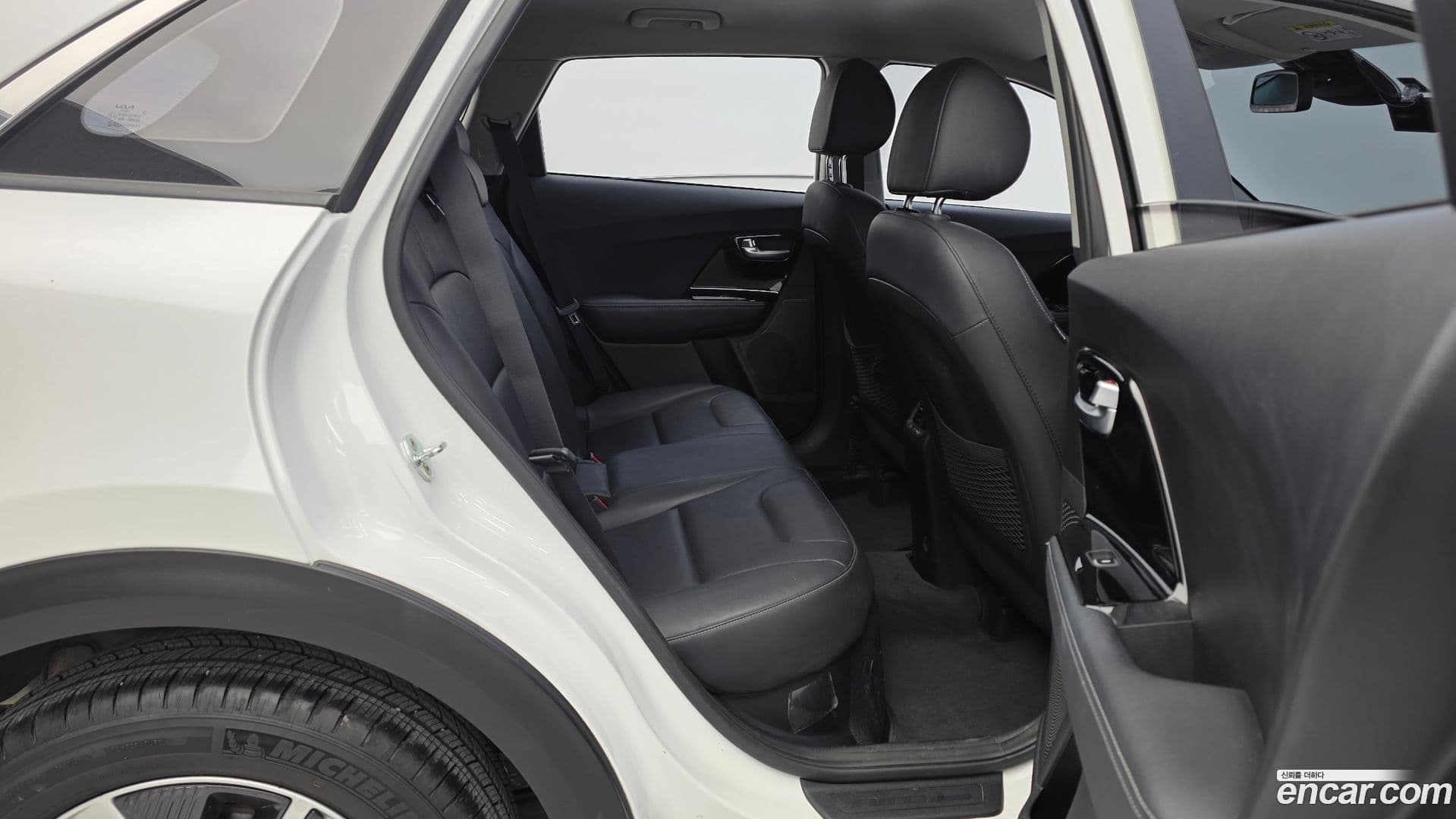 Main__Slider__Photo:Niro Kia 2021.10-11